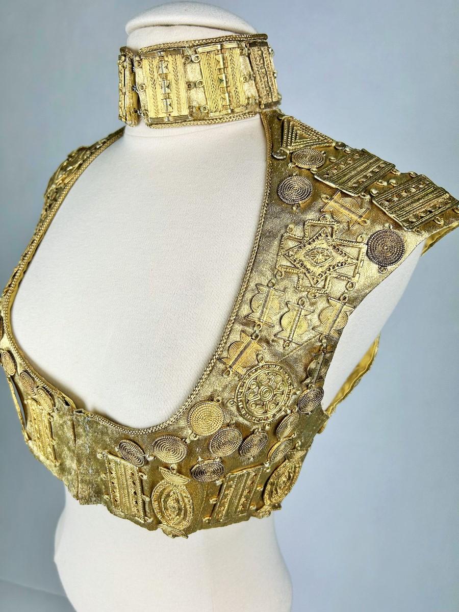 Bolero in lamé ricamato con piastre d'oro di Louis Féraud Couture - SS 1997 in vendita 5