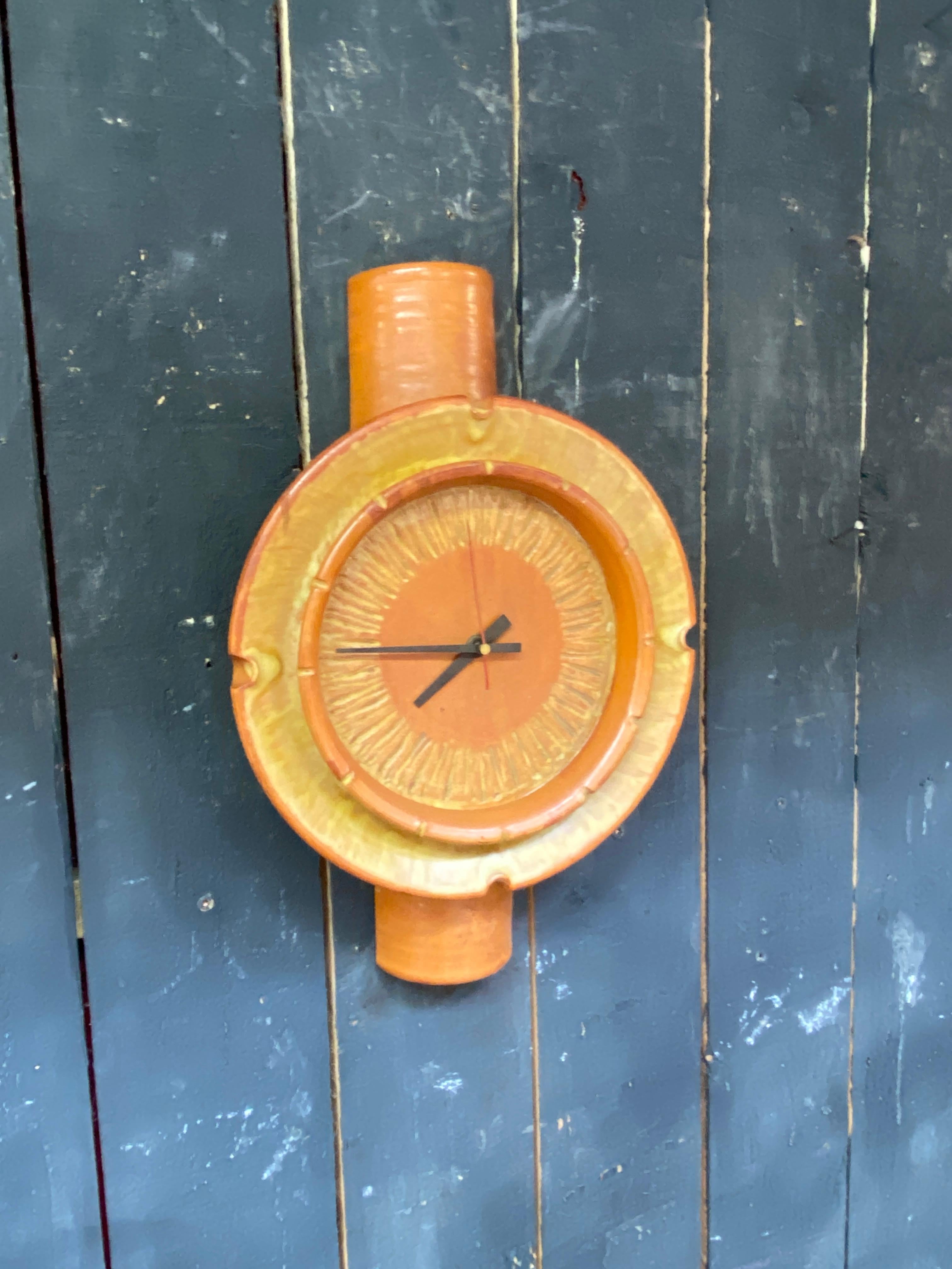 Boleslaw Danikowski (1928-1979) ceramic wall clock circa 1960/1970
Origin: “Votre Maison” store in Lille.
Boleslaw Danikowski was the leading ceramist to work with Robert Guillerme and Jacques Chambron, for Guillerme and Chambron
