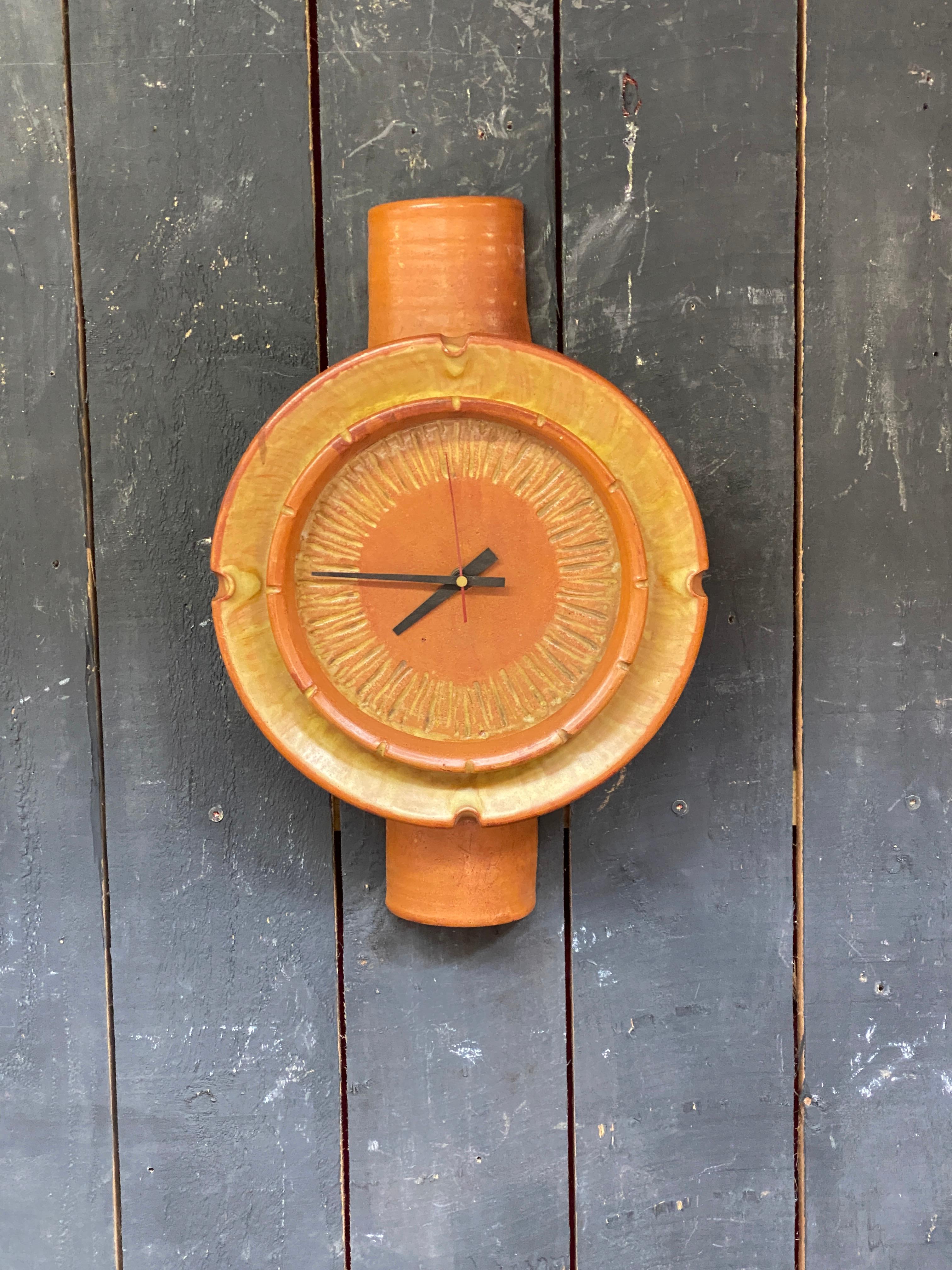 Boleslaw Danikowski (1928-1979) ceramic wall clock circa 1960/1970 In Good Condition For Sale In Mouscron, WHT
