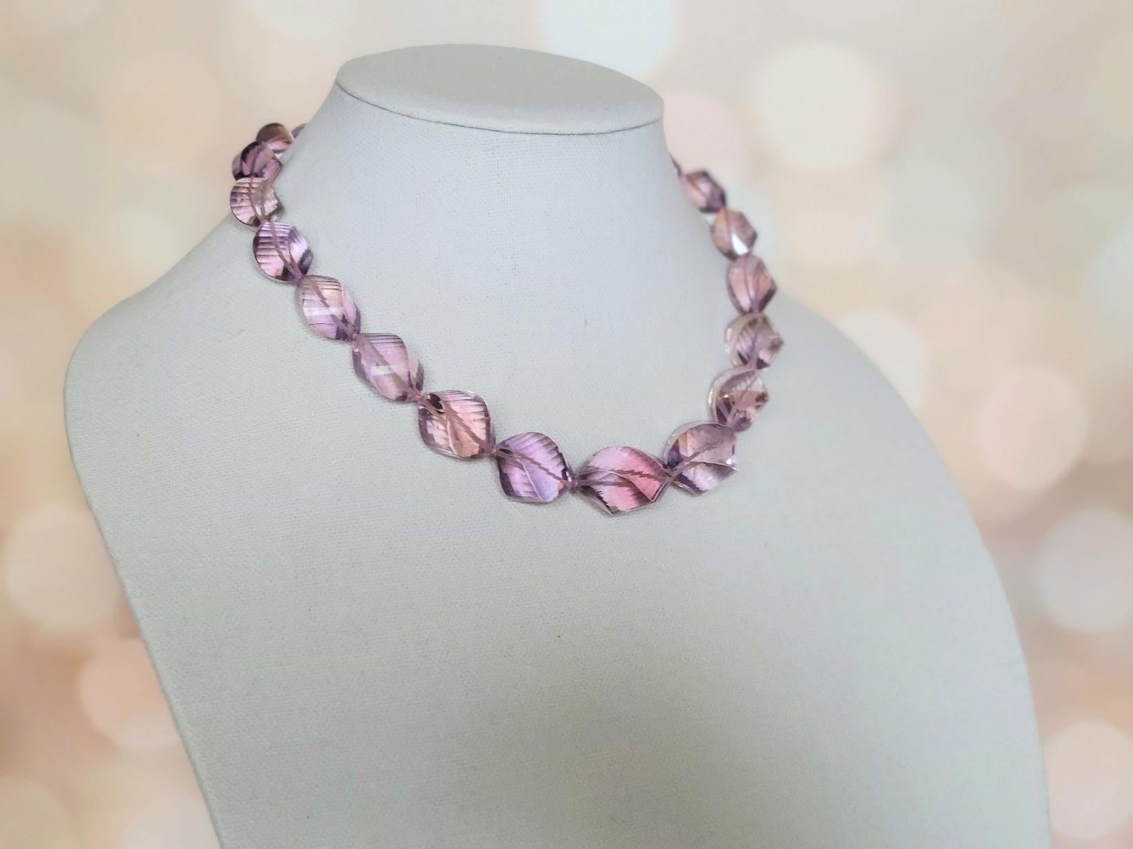 Collana di ametrino intagliato boliviano con chiusura in oro In condizioni Nuovo in vendita a Chesterland, OH