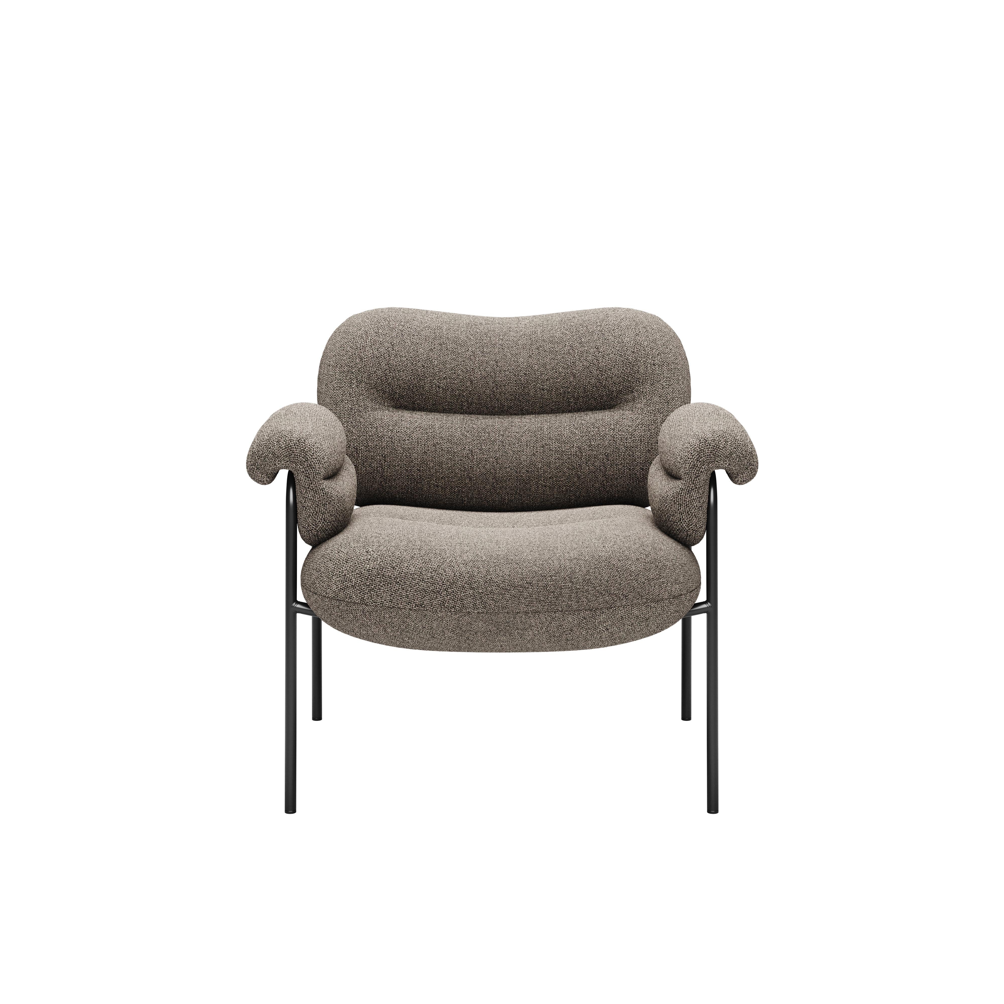 Bollo Armchair by Andreas Engesvik for FOGIA

Model shown on main images: Black steel legs + Fabric: MainlineFlax col.26

Width: 81cm /32in
Depth: 81cm /32in
Height: 71cm /28in
Seat Height: 42.5cm /17in
Seat Depth: 54cm / 21in

The iconic Bollo