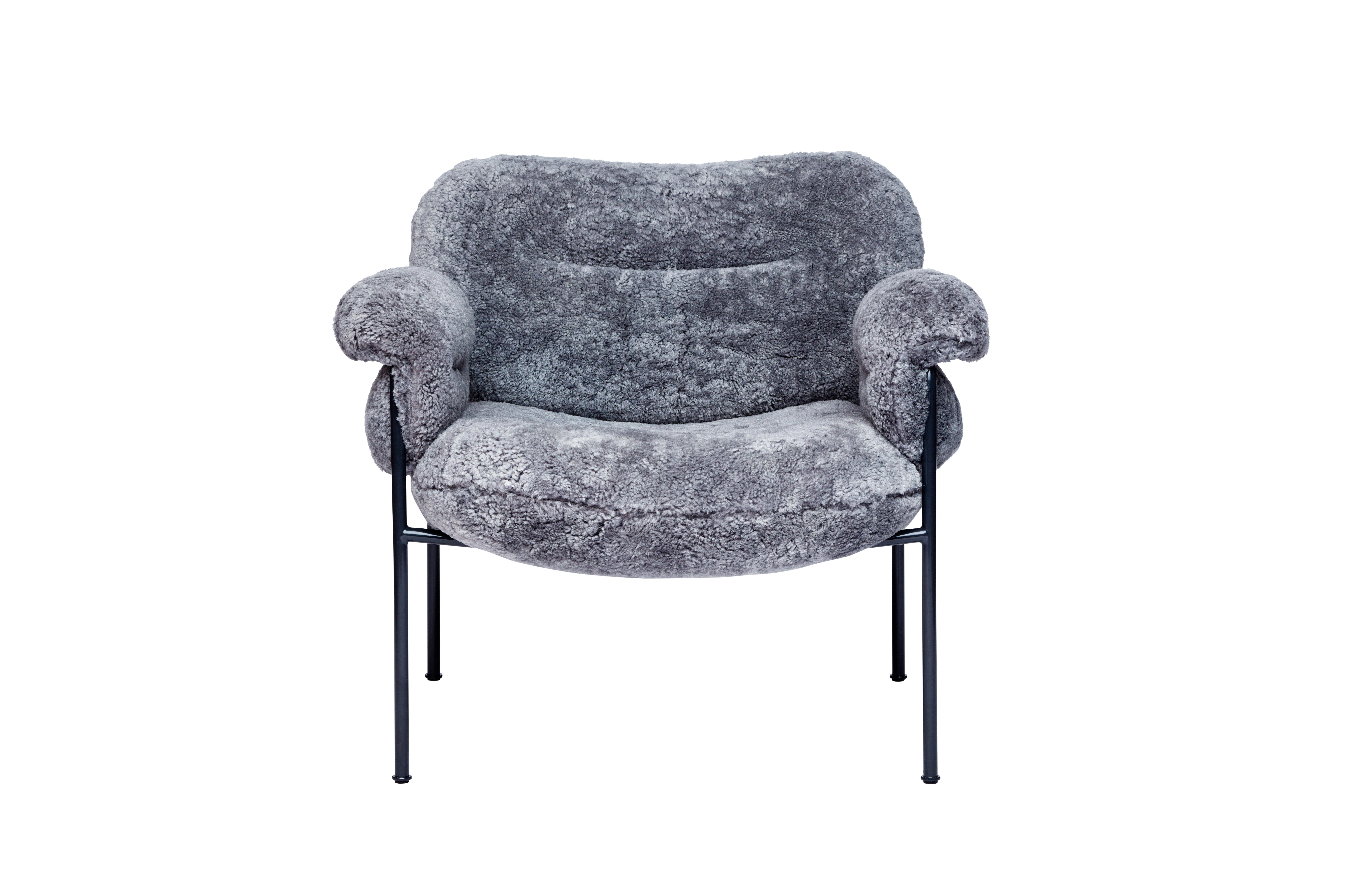Bollo Armchair by Andreas Engesvik for FOGIA

Model shown on main images: White steel legs + Fabric: Sheepskin Grey - Mohawi

Width: 81cm /32in
Depth: 81cm /32in
Height: 71cm /28in
Seat Height: 42.5cm /17in
Seat Depth: 54cm / 21in

The iconic Bollo