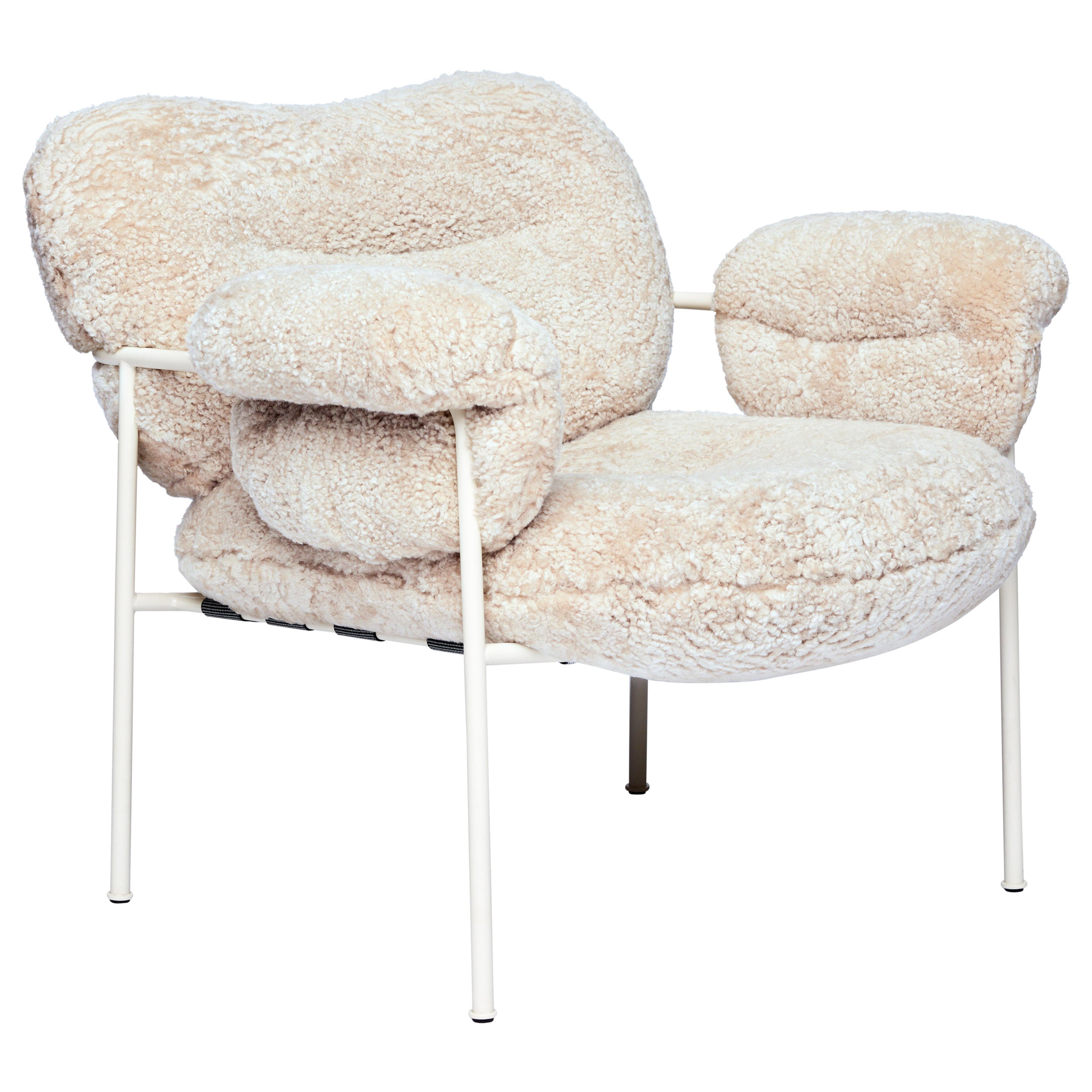 Bollo-Sessel von Fogia, Mohawi Schafsfell, weißer Stahl
