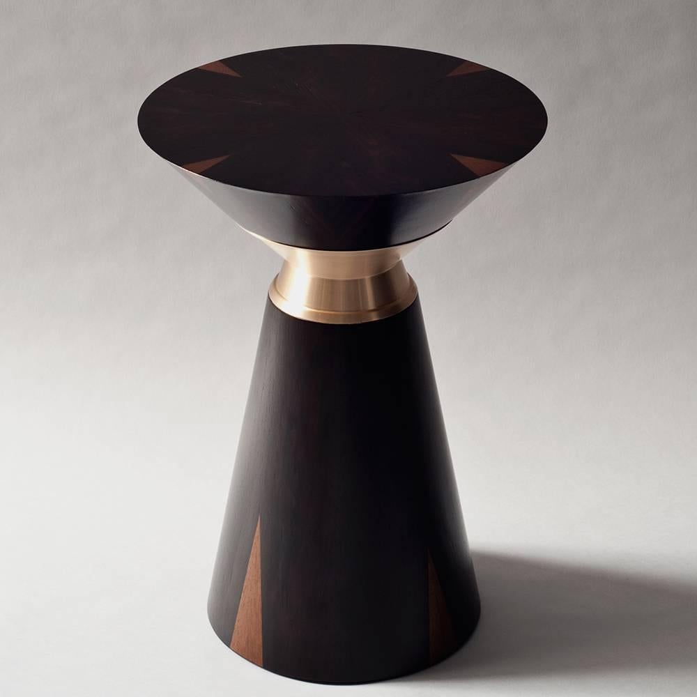 Moderne Table d'appoint Bolo de DeMuro Das en ziricote avec col en bronze satiné massif en vente