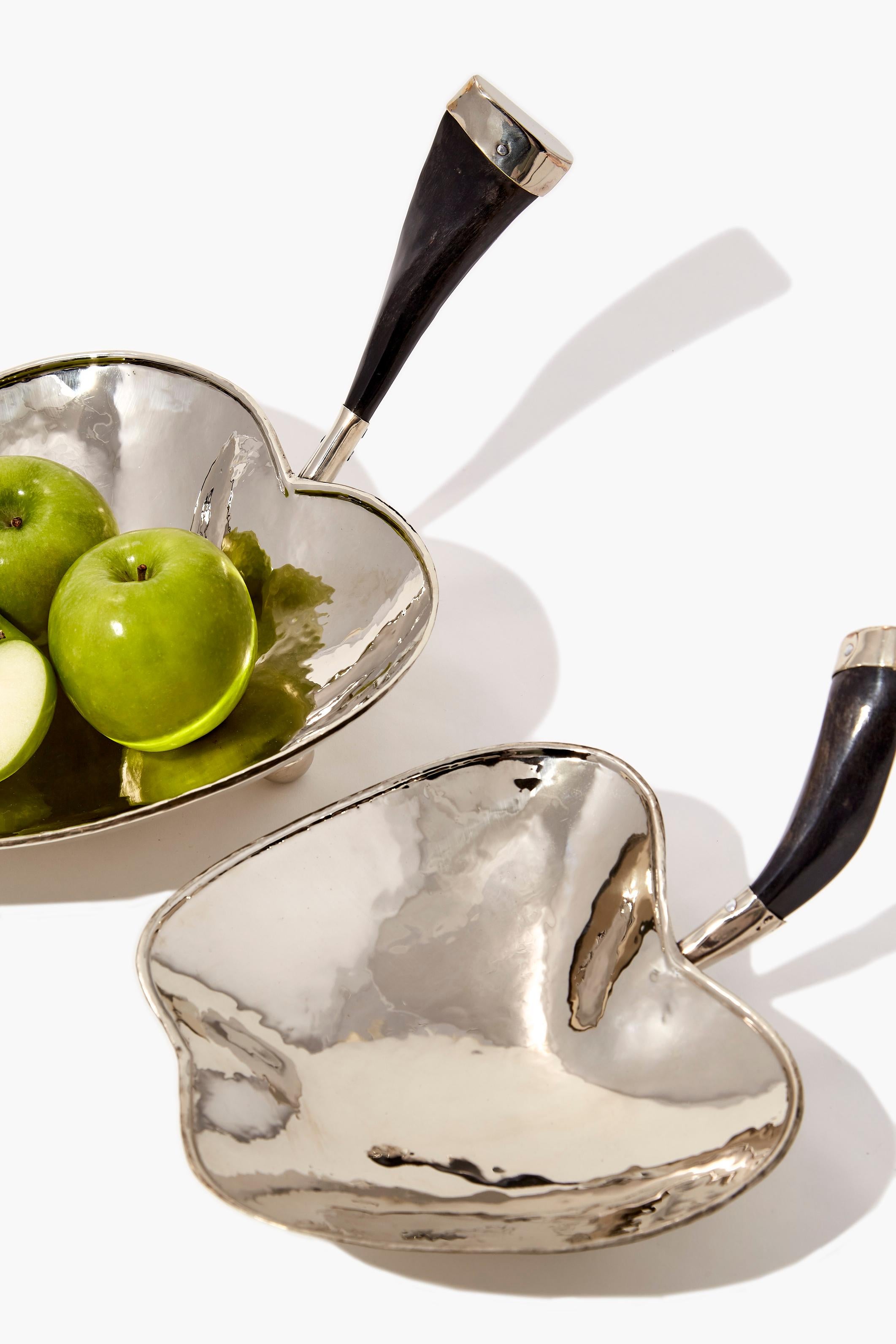 Hammered Bolson Apple Medium Bowl, Horn & Alpaca Silver For Sale