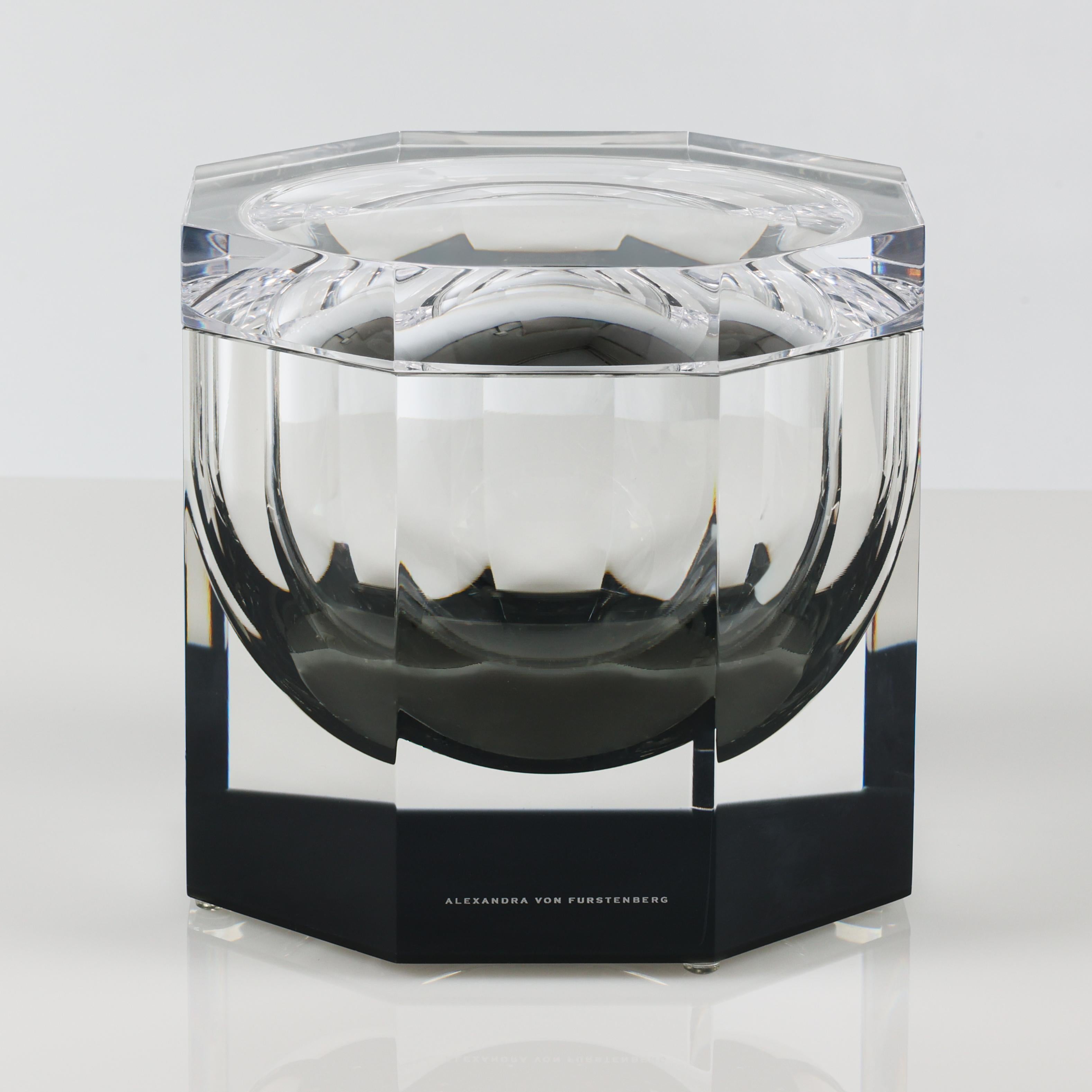 Introducing the AVF Bolt Jar, the newest addition to our exclusive Limited Edition collection. With its striking eight-faceted design, this piece perfectly complements the rest of our Bolt Collection, bringing a bold and modern touch to any