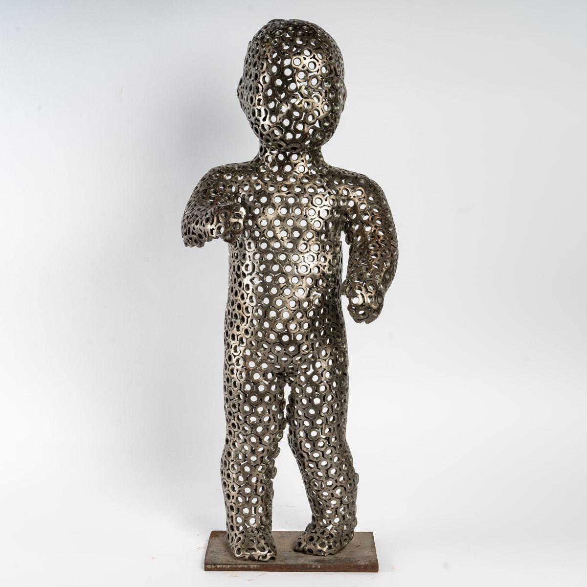 Bolt sculpture of a child, 20th century, contemporary art.
Measures: H: 77 cm, W: 28 cm, D: 12 cm
Ref 3147.