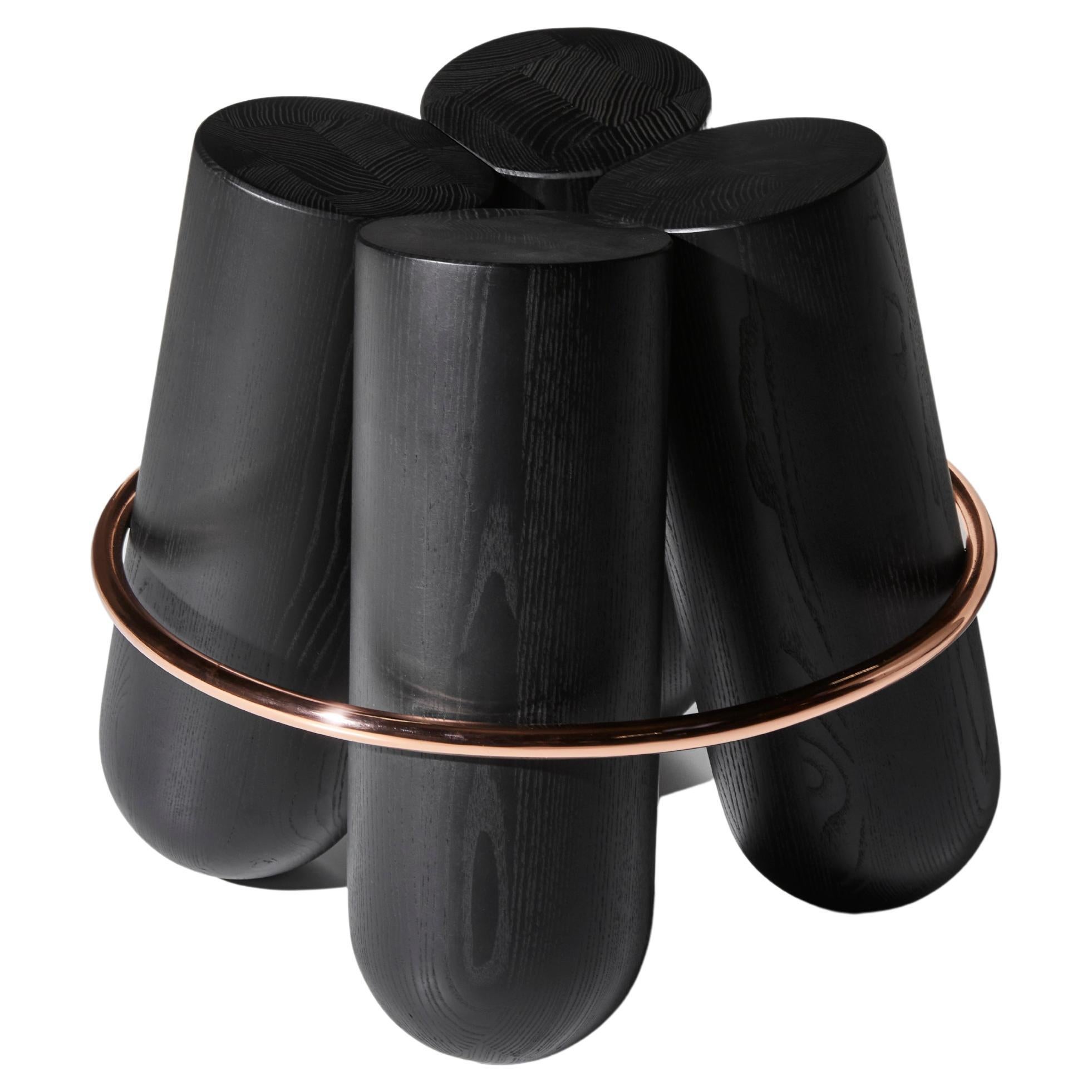 Bolt Hocker, Ring aus schwarzem und kupfernem Metall, von Note Design Studio für La Chance