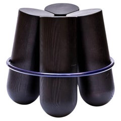 La Chance Bague Bolt Stool Mat en frêne noir et lazer bleu