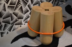 Hocker mit Bolt, Note Design Studio