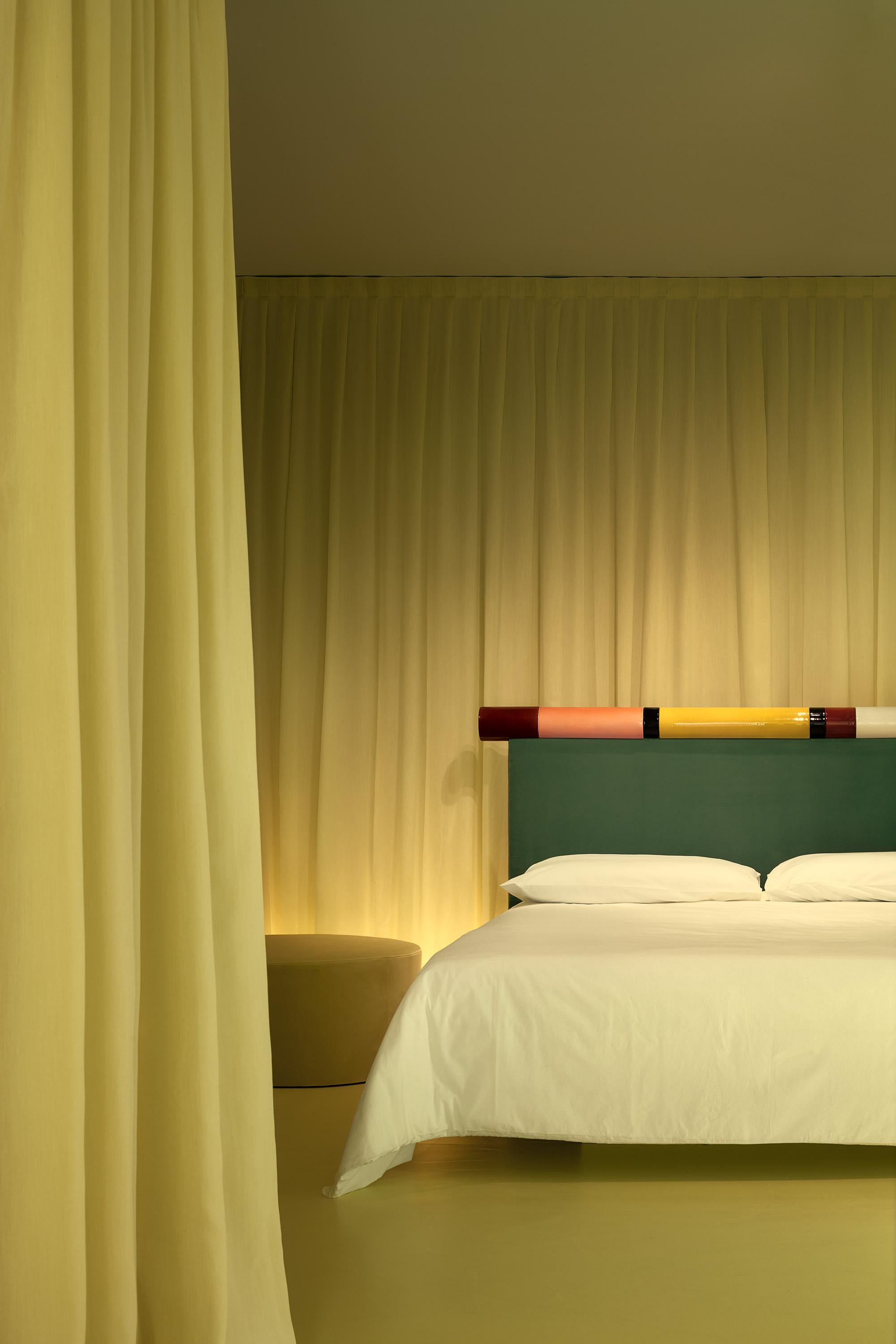 Tissu Tête de lit Bolzan Rosary par India Mahdavi en vente
