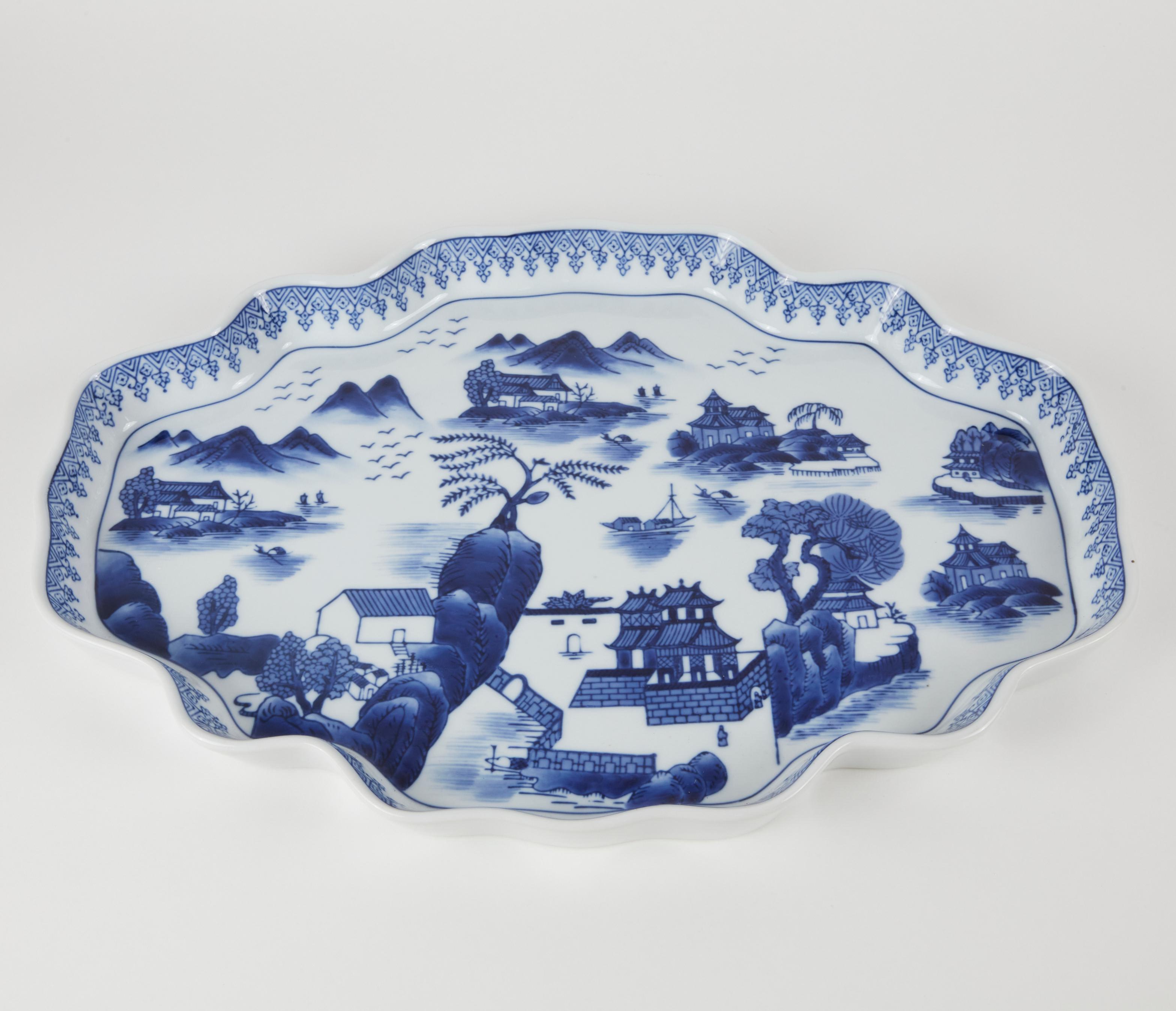 Bombay Chinese dish - blue and white

4166-36

Measures: 16