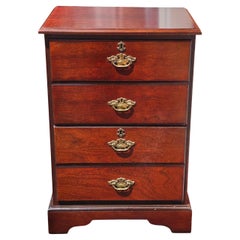 Bombay Furniture Fine del 20° secolo Chippendale in mogano a 2 cassetti per archiviazione