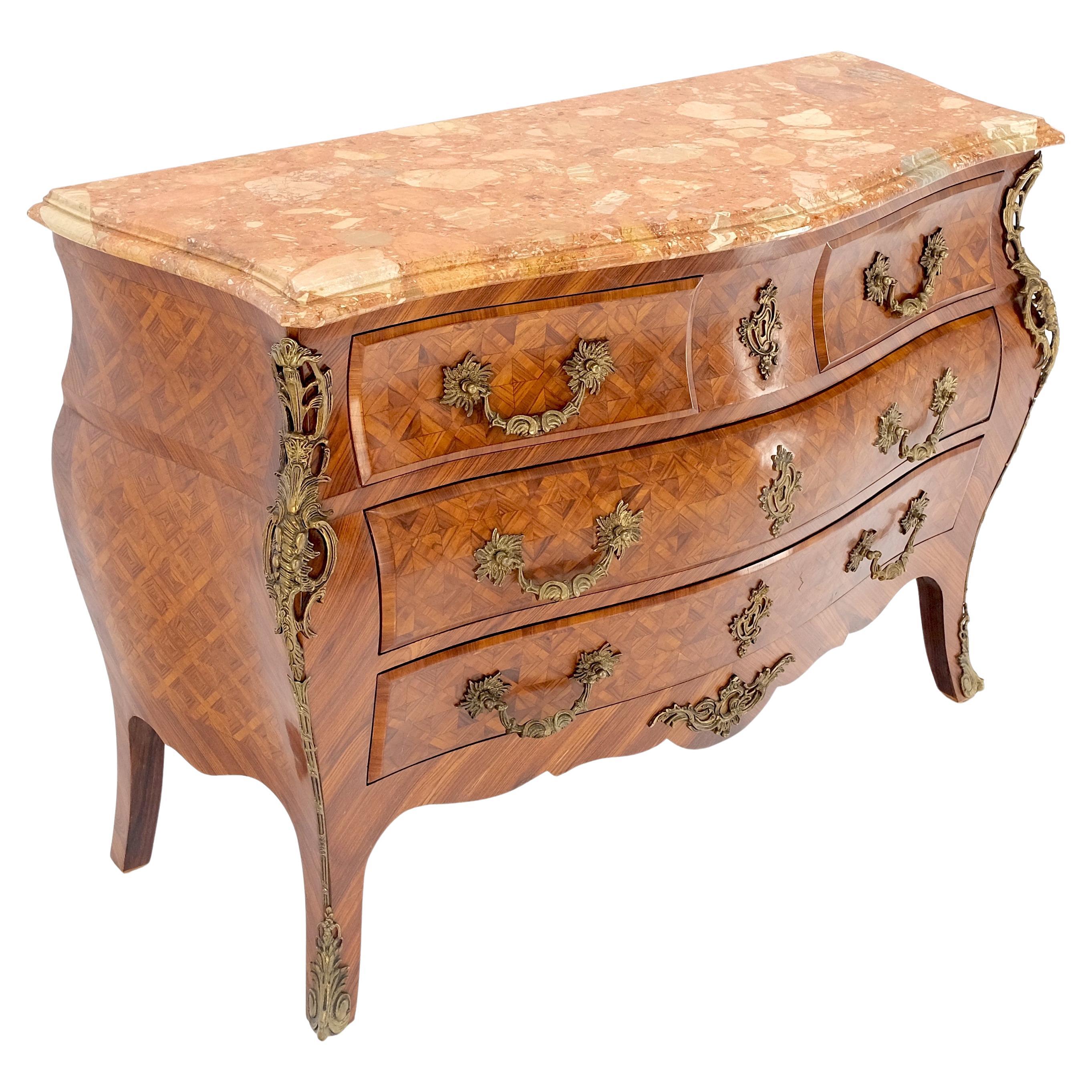 Commode bombée Louis XV à 3 tiroirs en bois de satin français et marbre bronze doré MINT !
