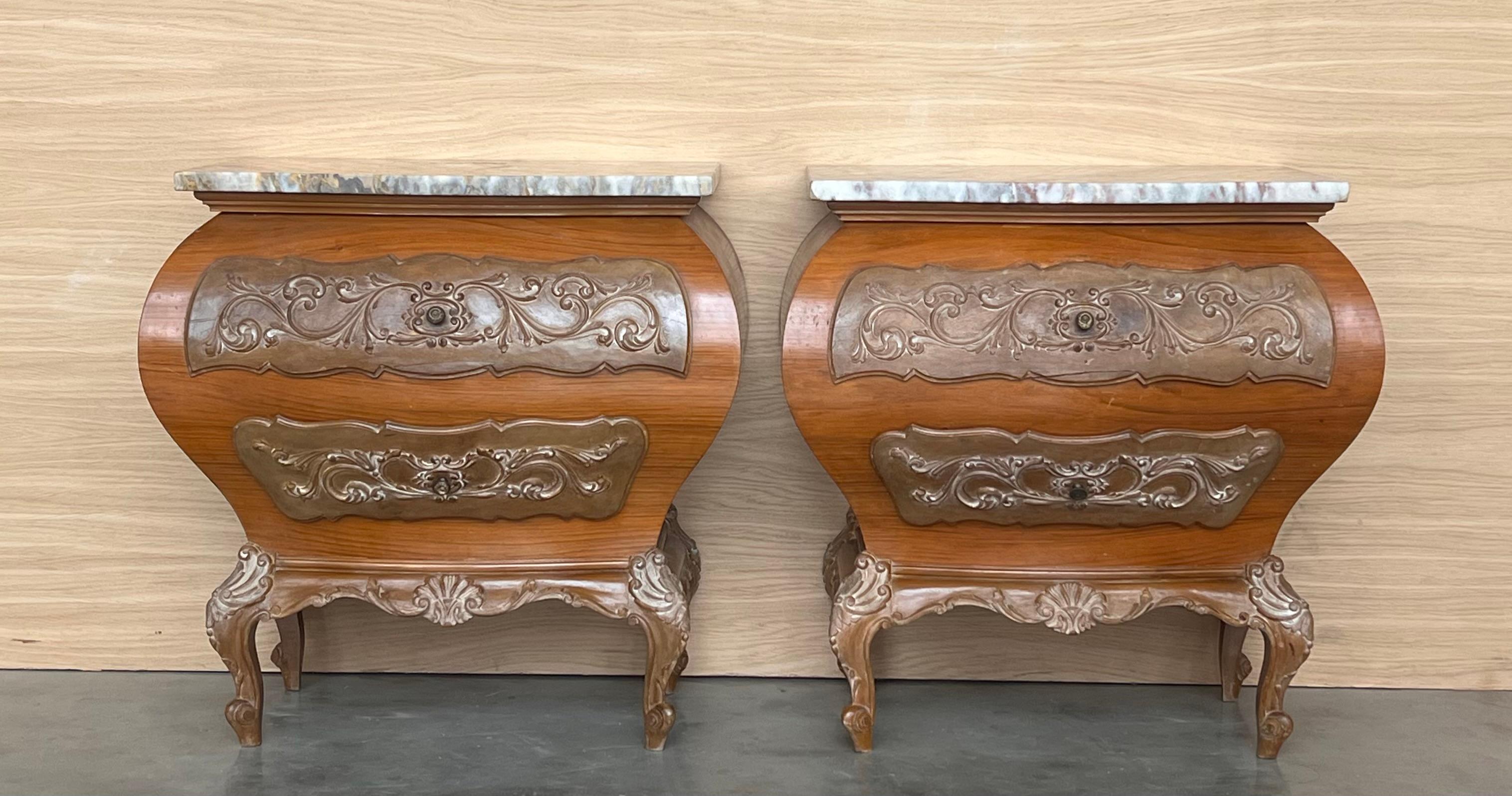 Spanish Colonial Bombé Carved Nightstands with three Drawers and Marble Top, Mariano Garcia For Sale