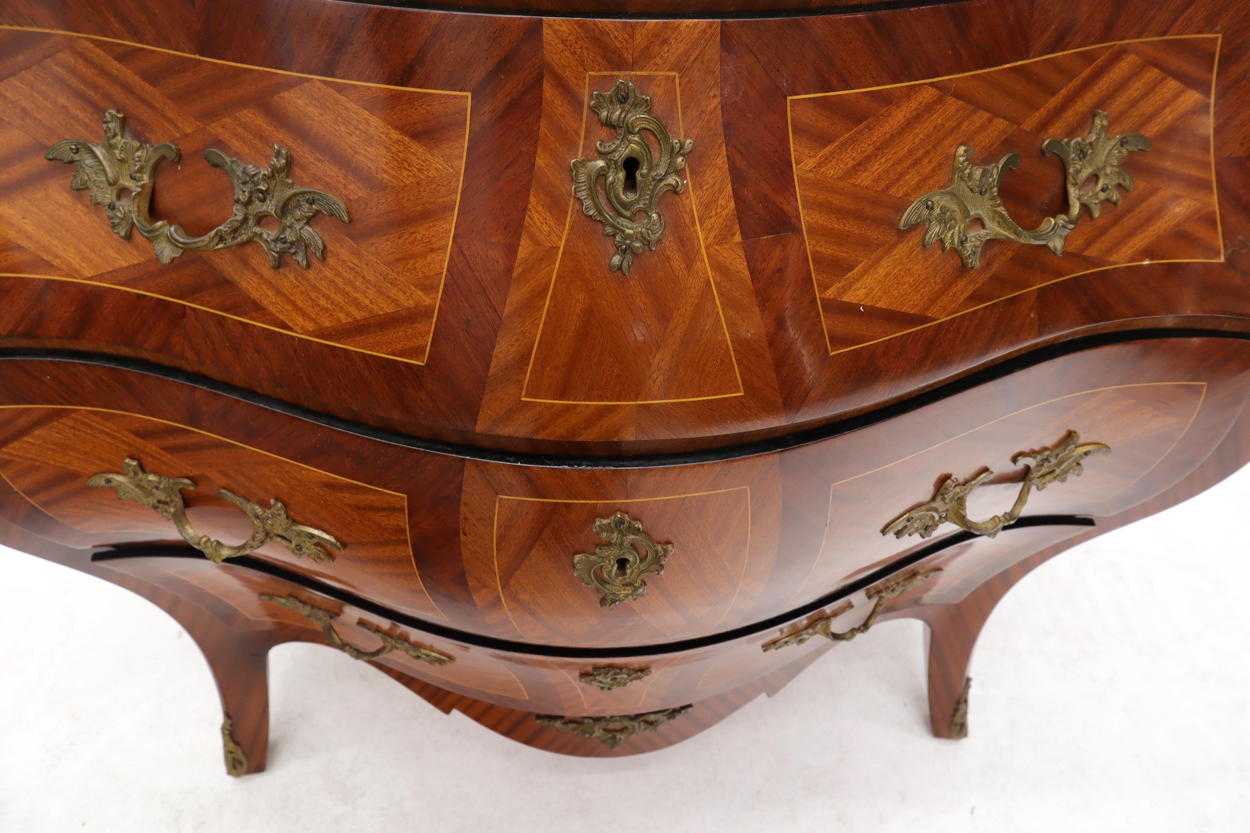 Bombe French Marble-Top Bronze Ormolu Louis XV Style 3 Drawers Dresser Commode For Sale 10