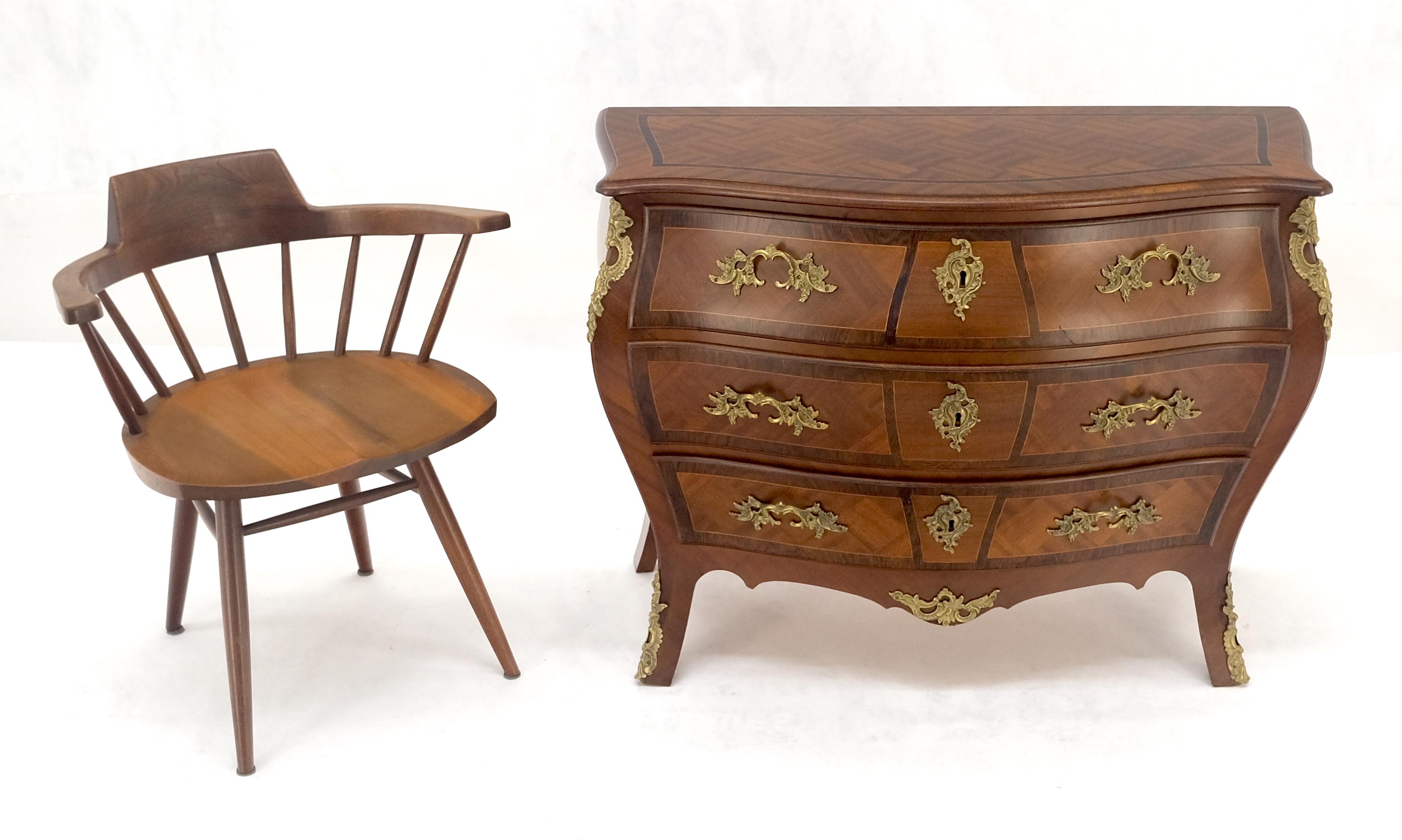 Laccato Bombe French Parquetry Top Bronze Mount Ormolu Mount 3 Drawers Dresser MINT in vendita