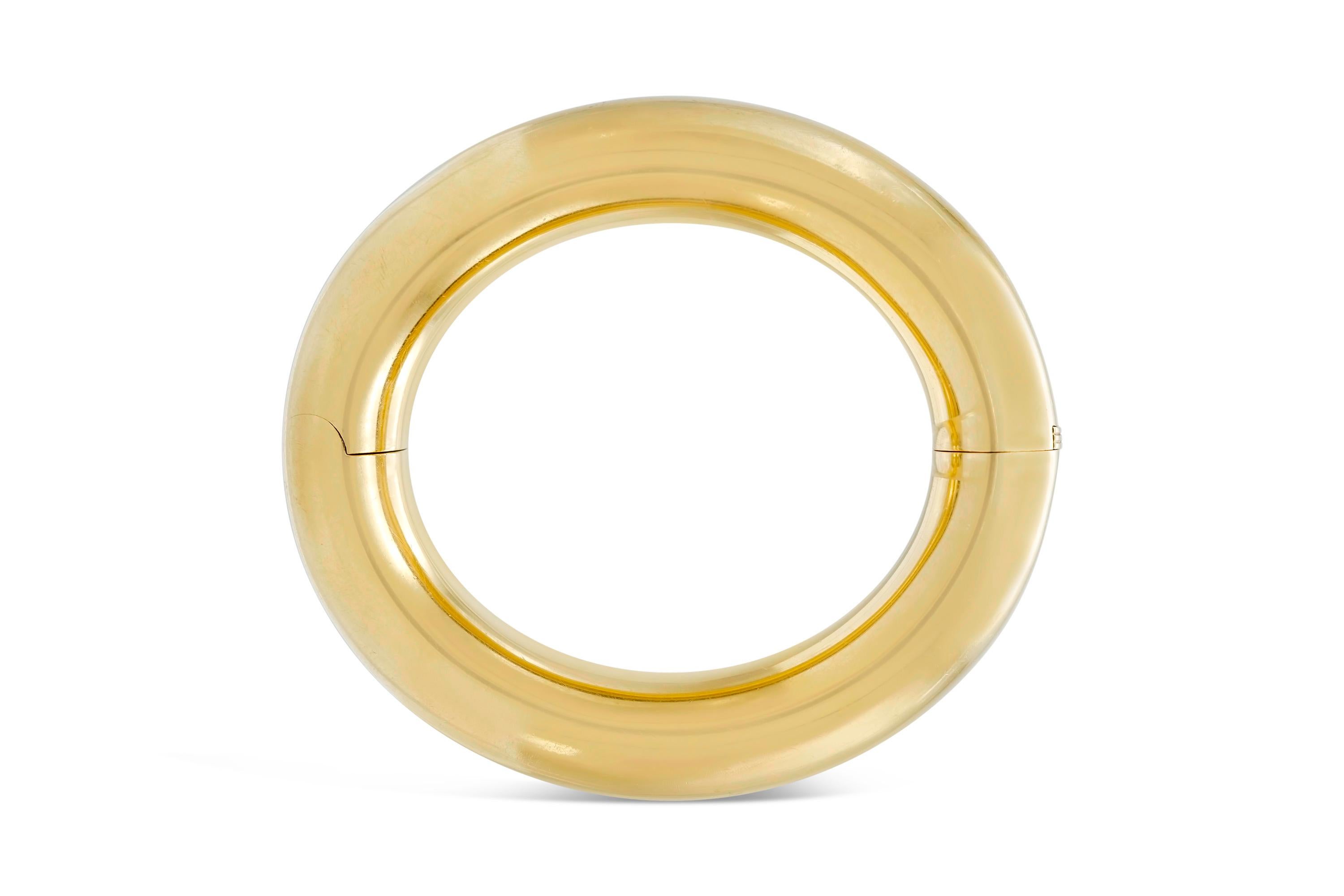 Bombe Gold Seamless Hinged Bangle Bracelet In Good Condition For Sale In New York, NY