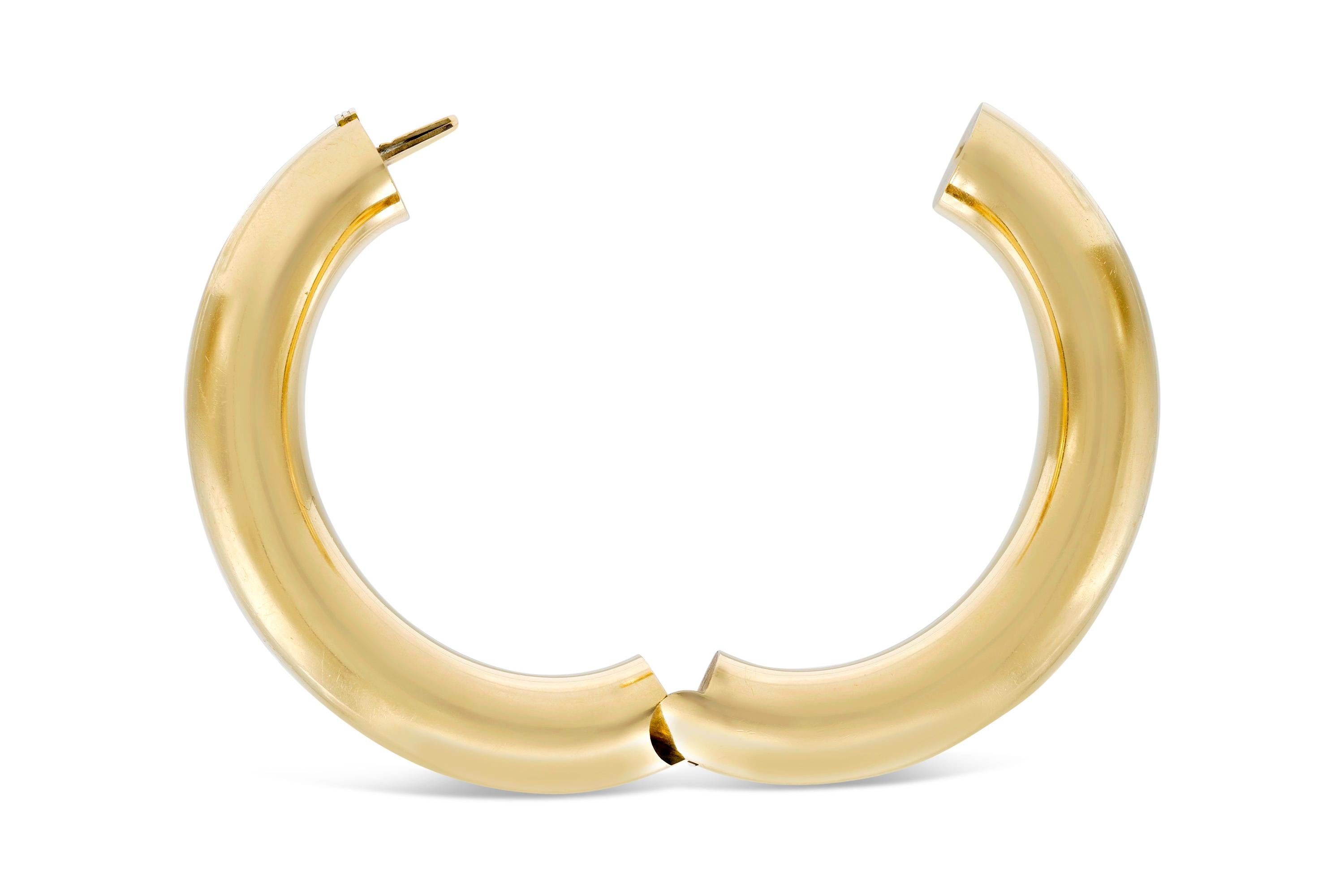 Women's or Men's Bombe Gold Seamless Hinged Bangle Bracelet For Sale
