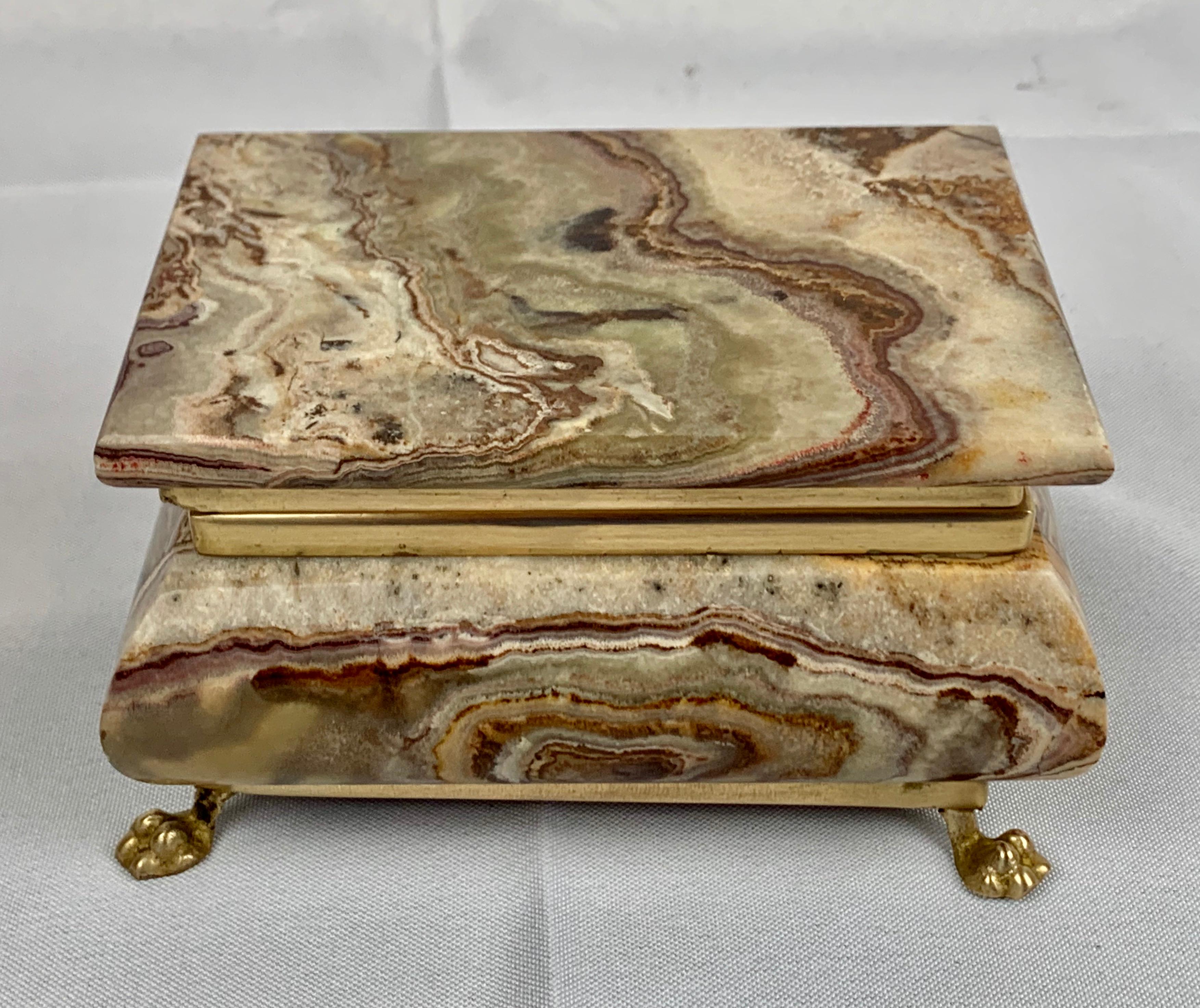 Onyx Box, Bombe Shaped Hinge Top with Lion's Paw Feet For Sale 1