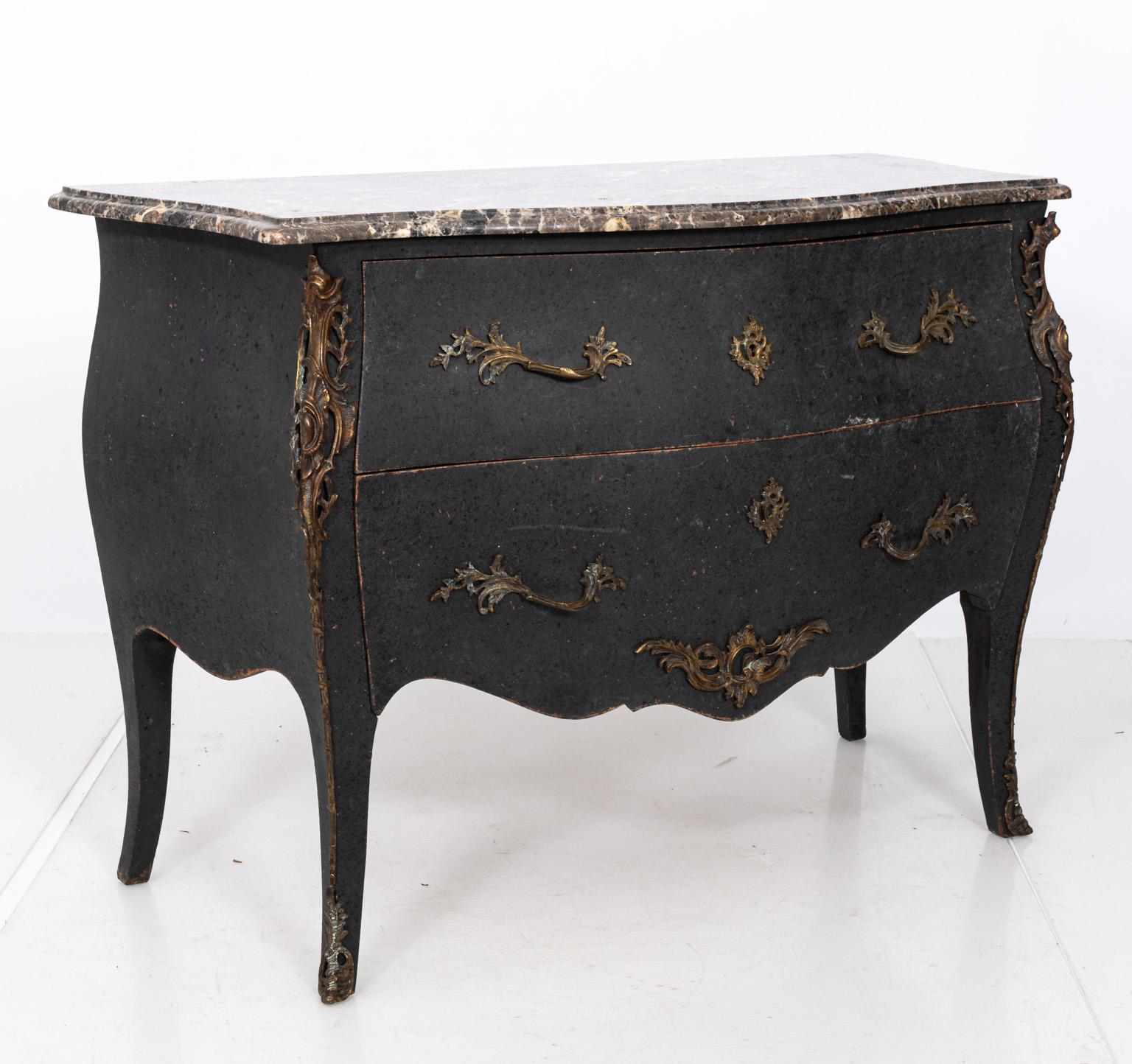 Bombe Style Commode with Marble Top In Good Condition For Sale In Stamford, CT