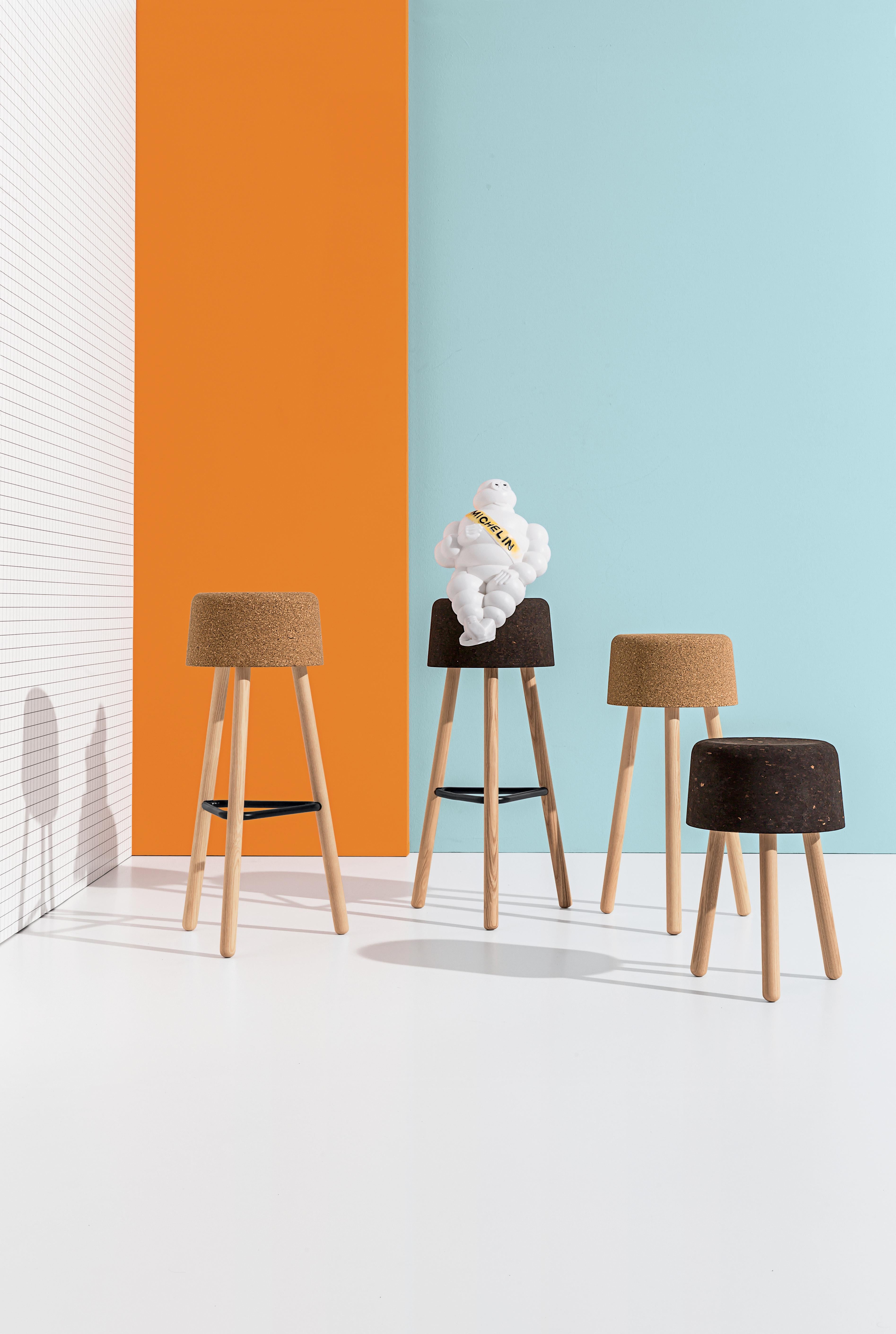 Contemporary Bombetta Stool Cube High, with Ash Legs and Dark Cork Seat by Discipline Lab For Sale