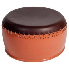 Mesa baja y taburete Bombo 3 de gres esmaltado y cuero by Oscar Maschera