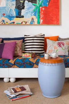 Tavolino in pelle Bombo di Nestor Perkal