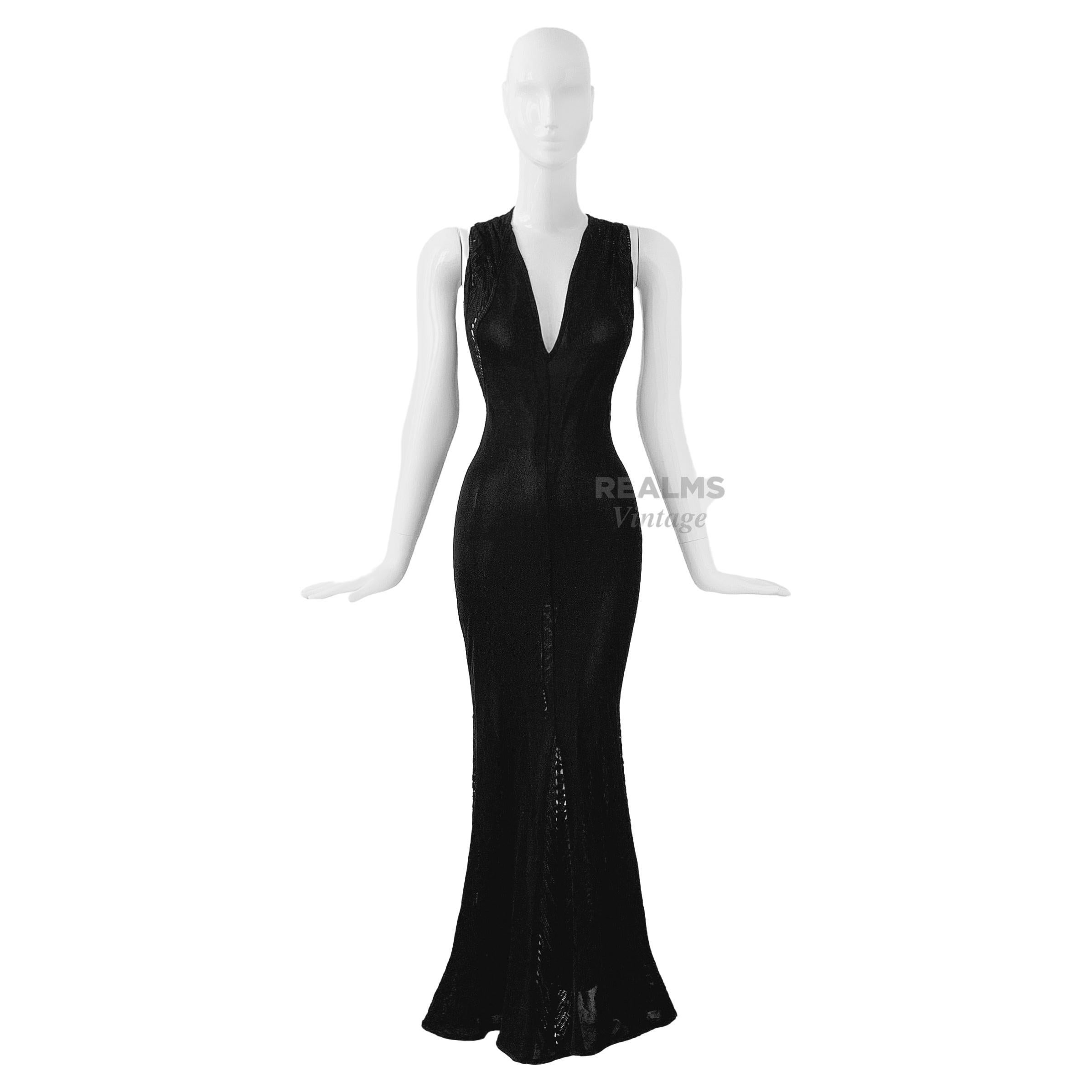 
BOMBSHELL! The perfect gown for an elegant sexy summer evening. Very sexy long maxi dress, bodycon tight fit and mermaid skirt shape on the bottom. The fabric is very light semi sheer black.
Highlight next to this amazing shape are crochet elements