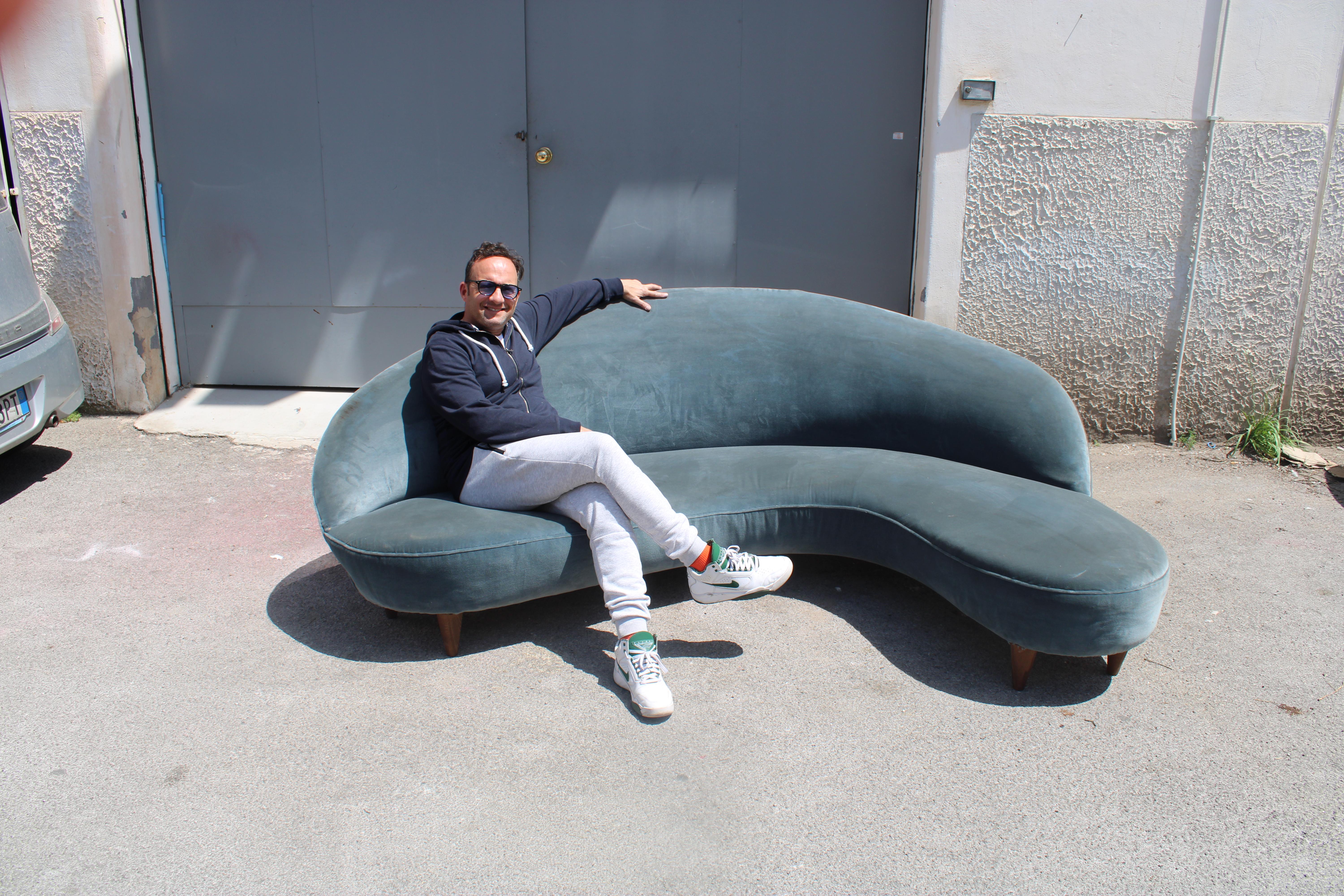 Bomerang Sofà Mid-century Italian Design Cesare Lacca 1950s Blu Velvet en vente 5