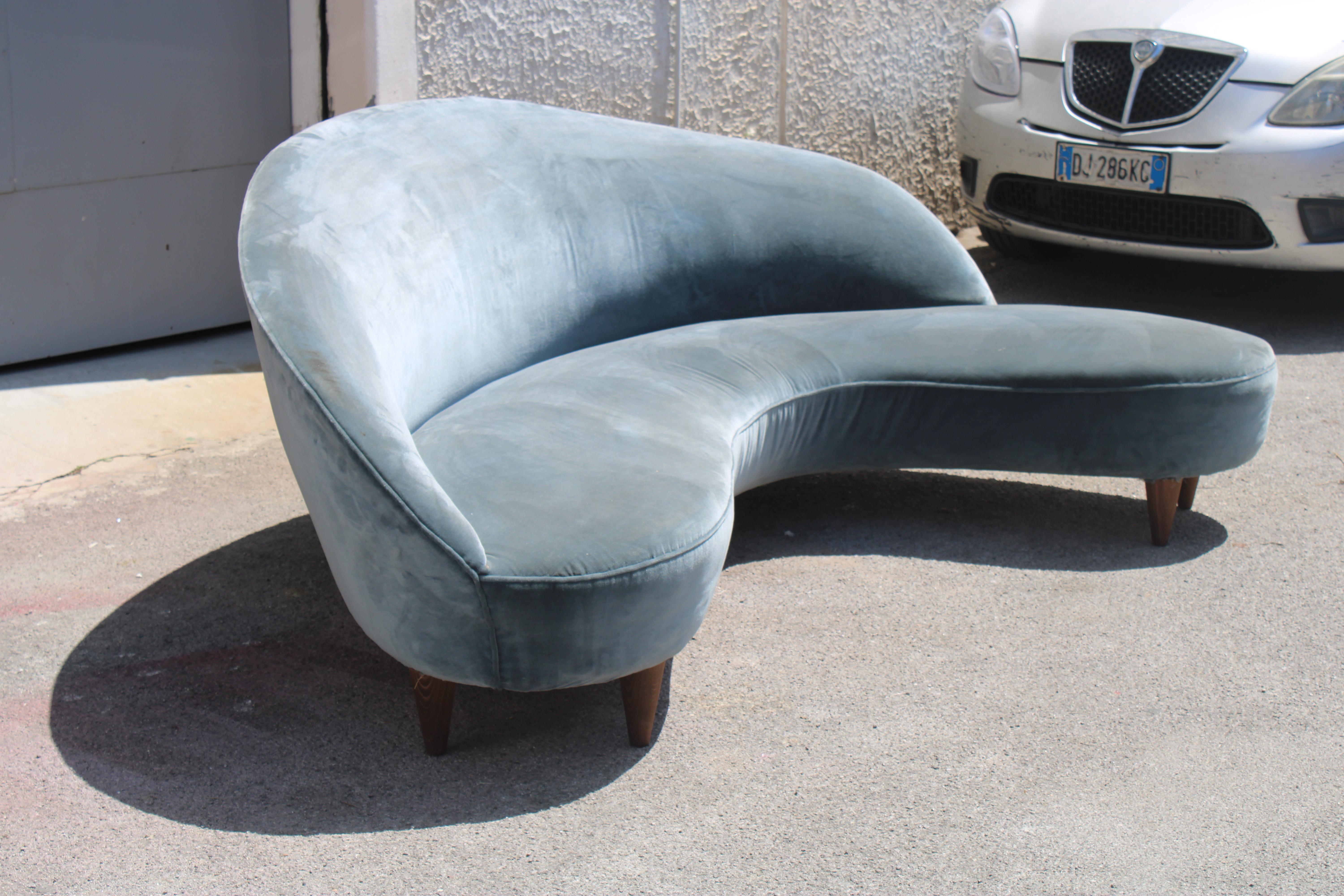 Bomerang Sofà Mid-century Italian Design Cesare Lacca 1950s Blu Velvet en vente 1