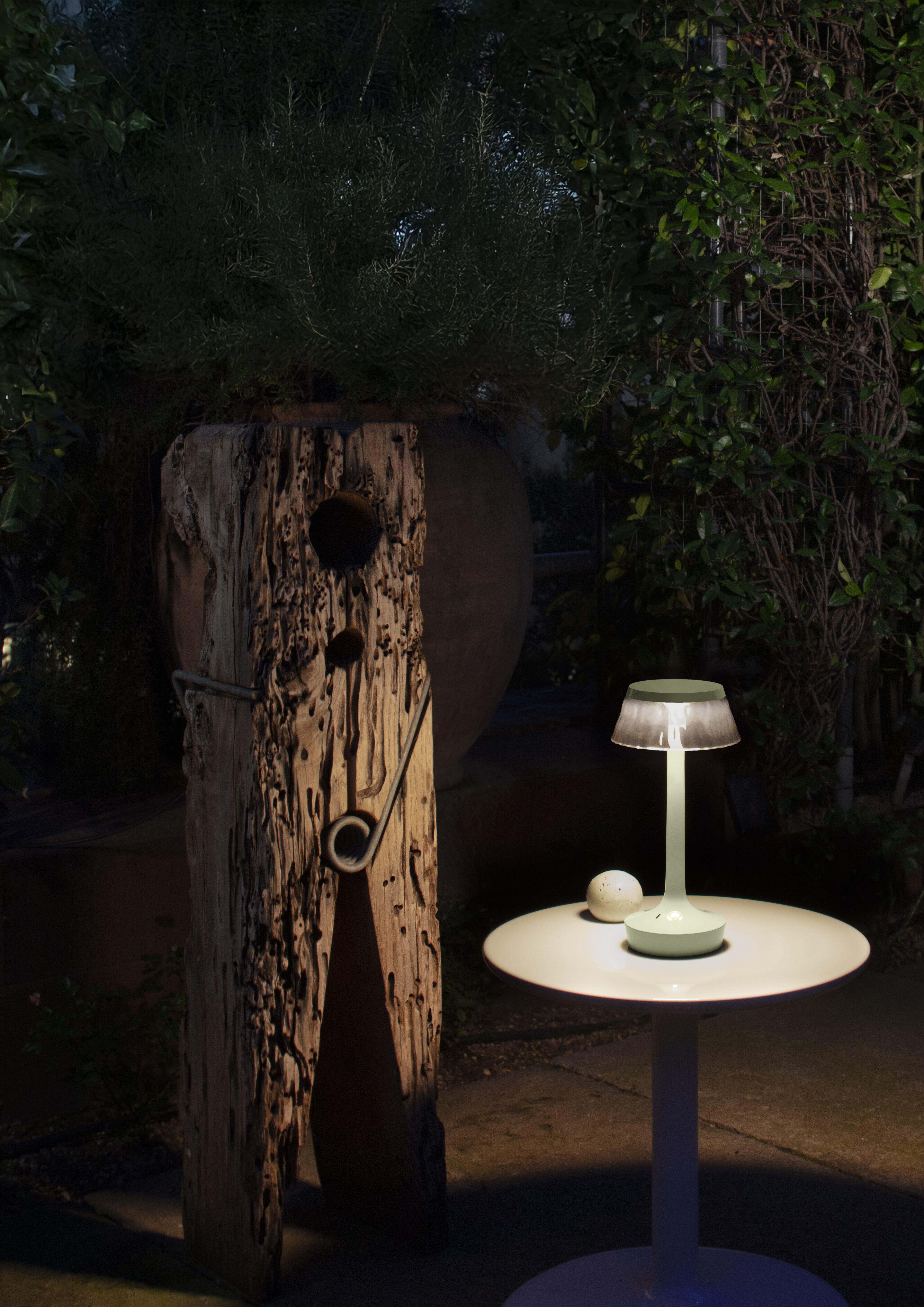 Bon Jour Unplugged Tischleuchte in Kupfer & Krone in Rattan, 2025 (Aluminium)