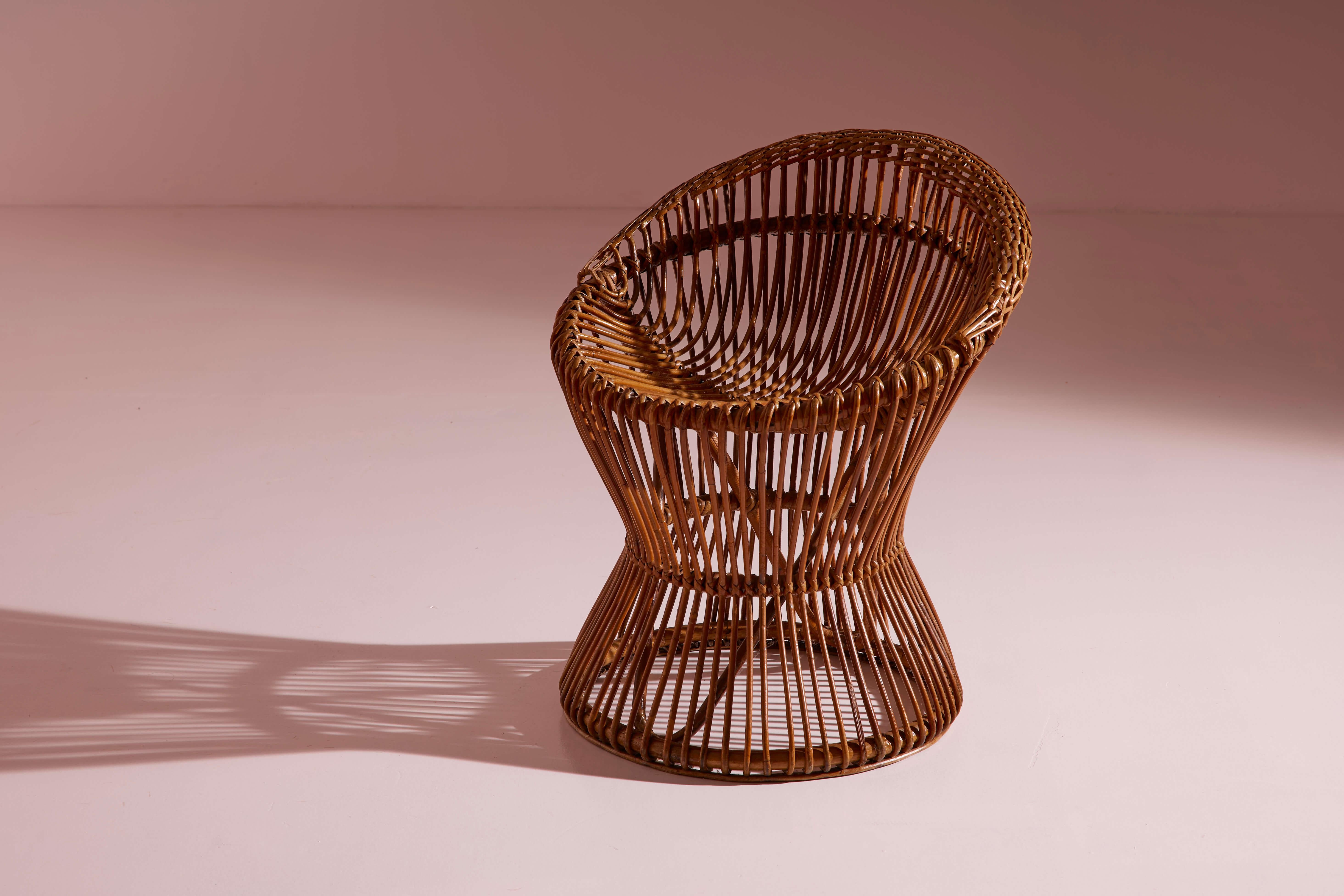 A distinctive organic-design stool in wicker and bent bamboo model BCu 1, produced by Bonacina and designed by Sergio Asti, Italy, 1960s

A versatile addition to any interior, a service stool proves useful in both living areas and bedrooms—whether