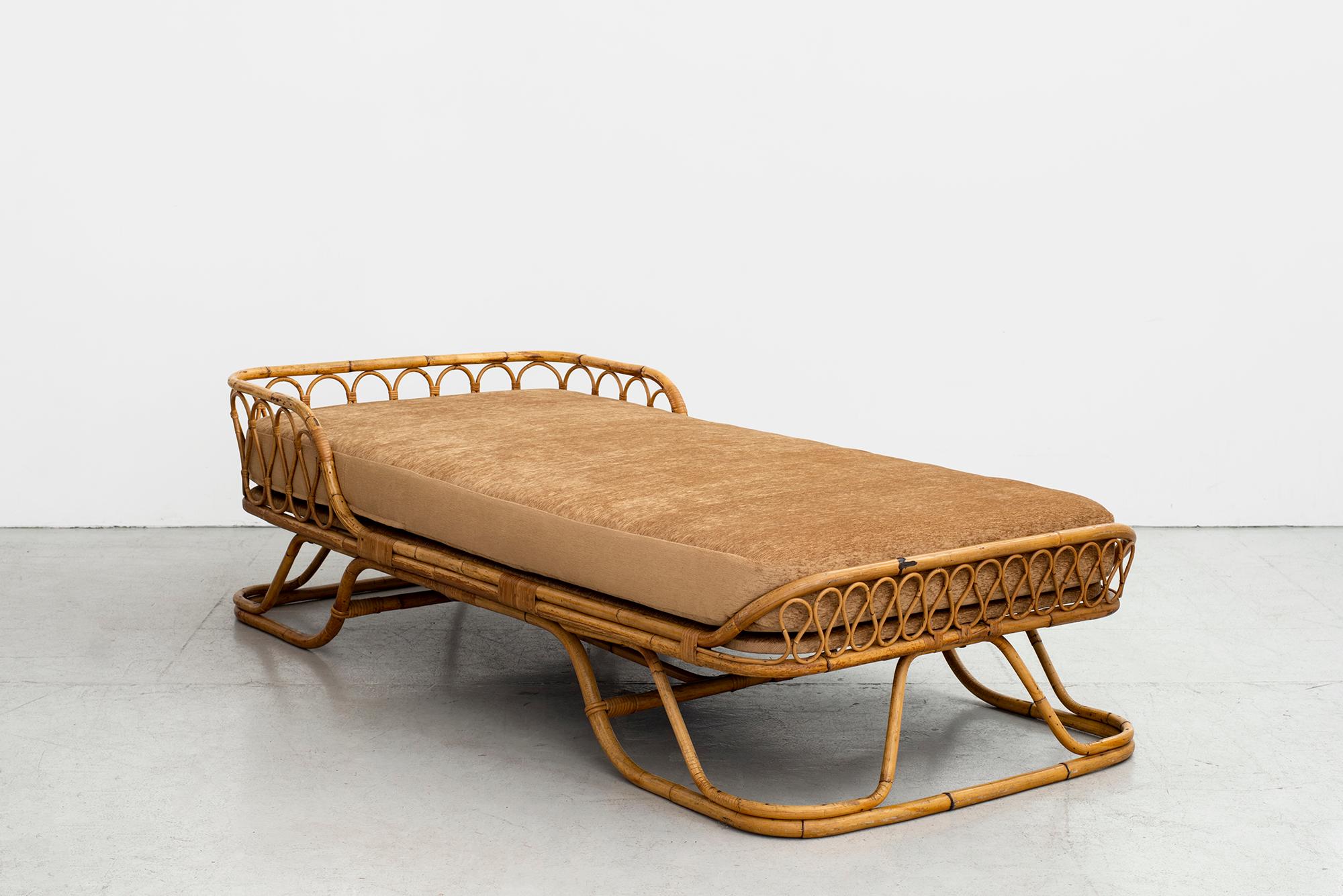 vintage rattan daybed