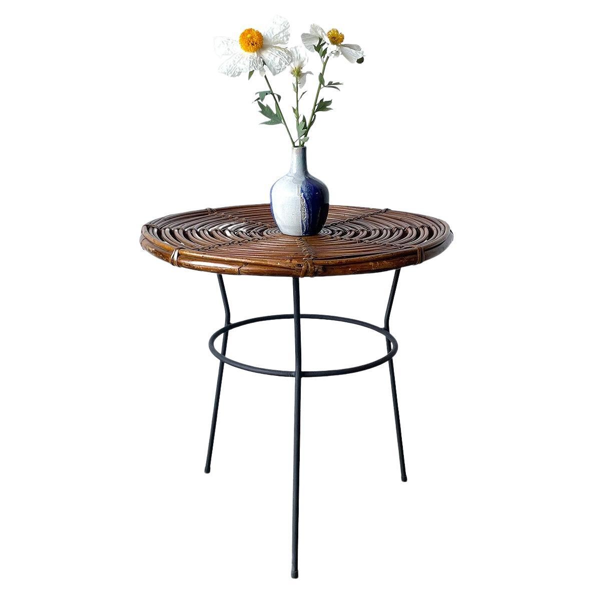 Table d'appoint italienne Bonacina en rotin et fer