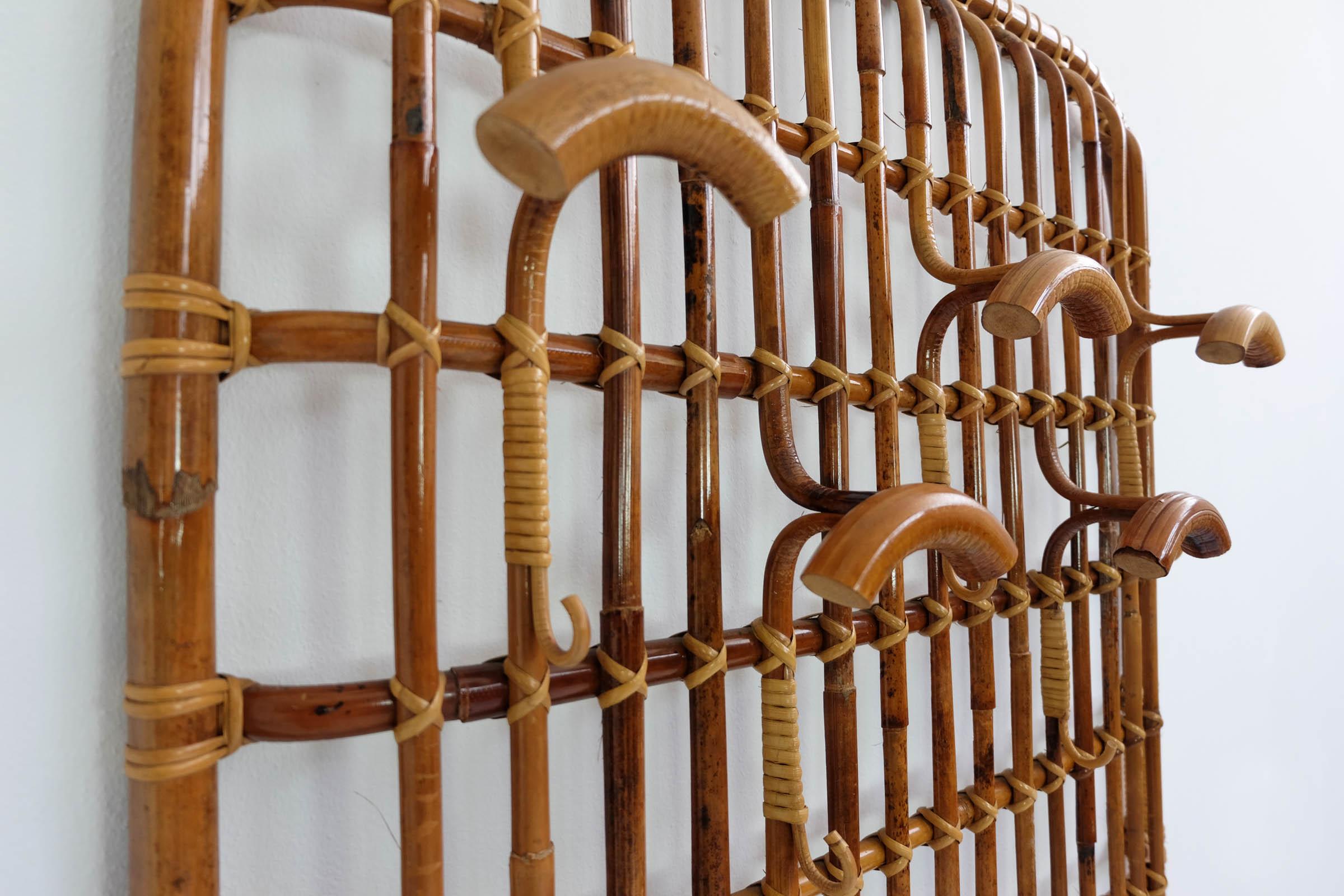 Bonacina, Stylish Bamboo Wall Coat Rack In Good Condition In Morbio Inferiore, CH
