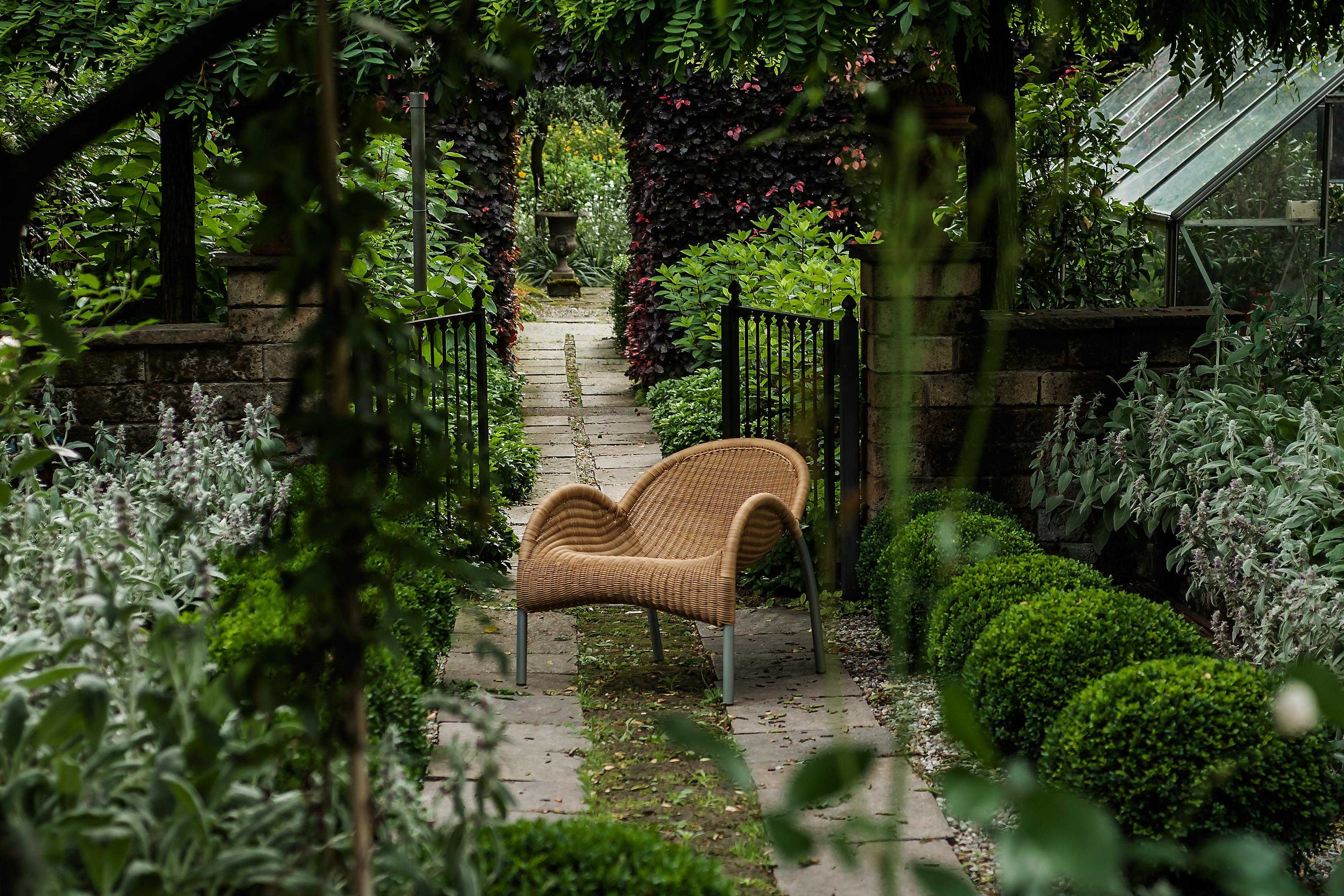 Design by D'Urbino-Lomazzi Studio for Bonacina 1889, 1964.
 The deep connection with natural forms of life its intrinsic in our Dna: from organic shapes to silhouettes that look alive, our ‘Design creatures’ inhabit the most variegated spaces.