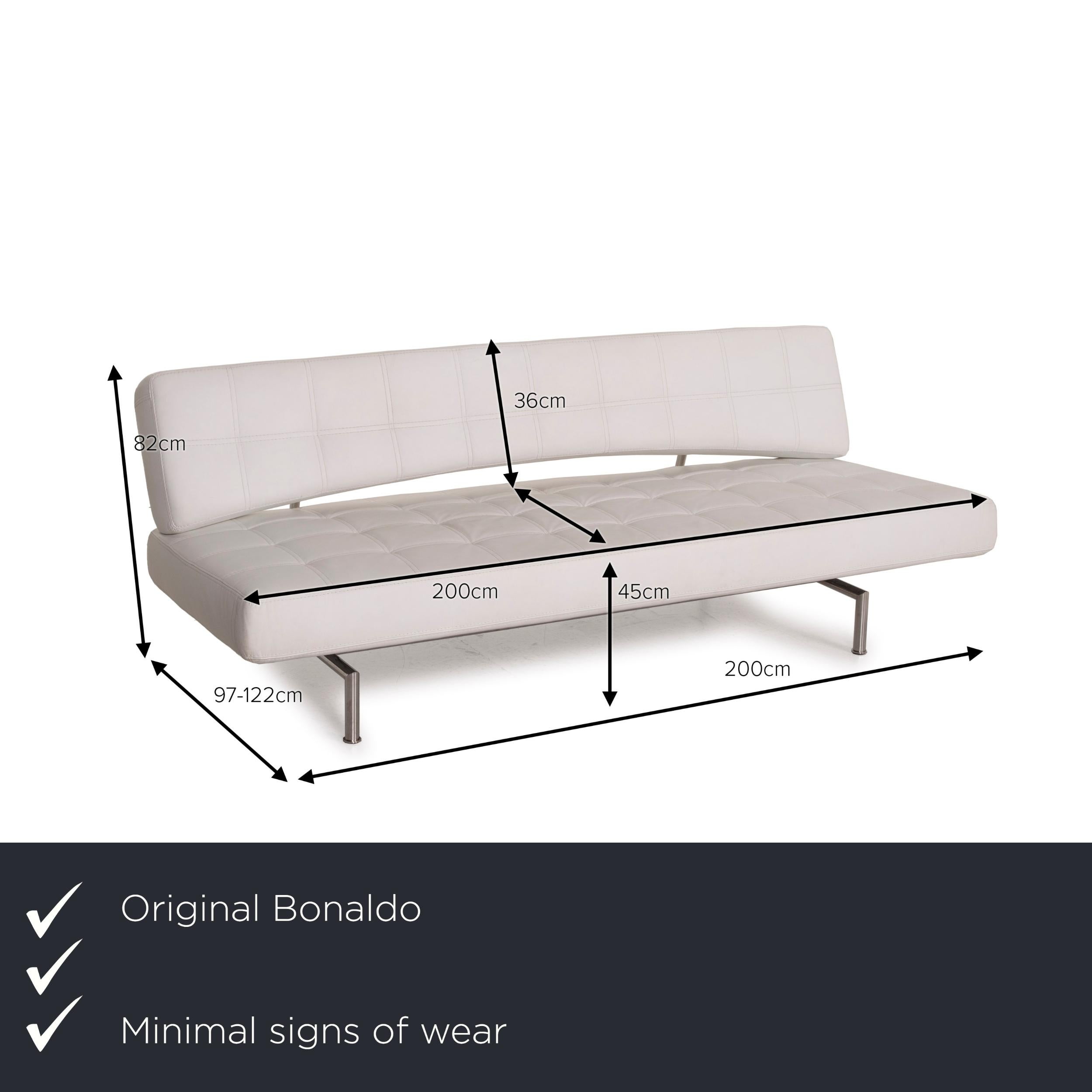We present to you a Bonaldo Pierrot King leather sofa white three-seater sofa bed sleep function.
 

 Product measurements in centimeters:
 

Depth: 97
Width: 200
Height: 82
Seat height: 45
Seat depth: 64
Seat width: 200
Back height: