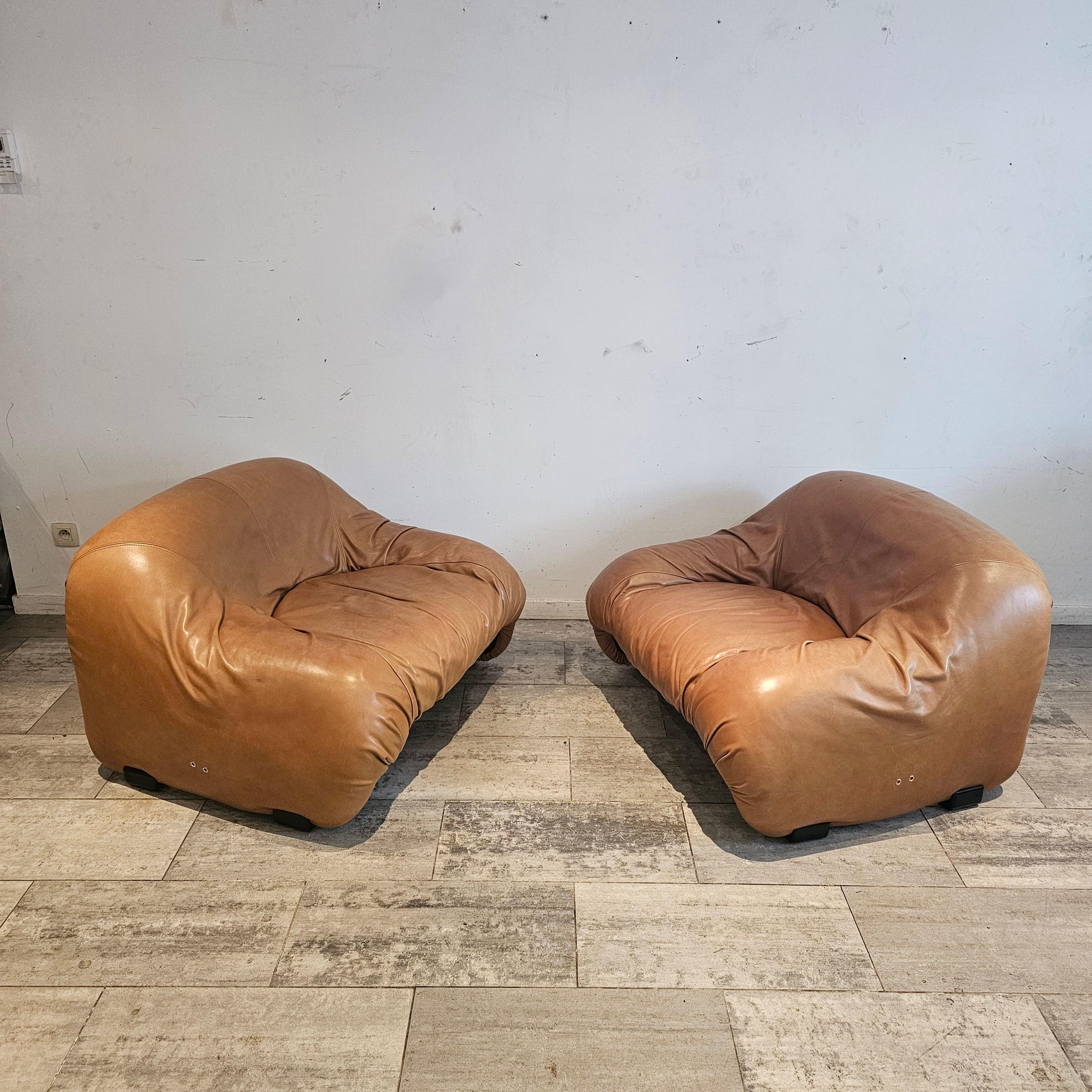 Bonanza two, one seat sofa's by Afra & Tobia Scarpa, for C&B, Italy, 1970's In Good Condition For Sale In Waasmunster, BE