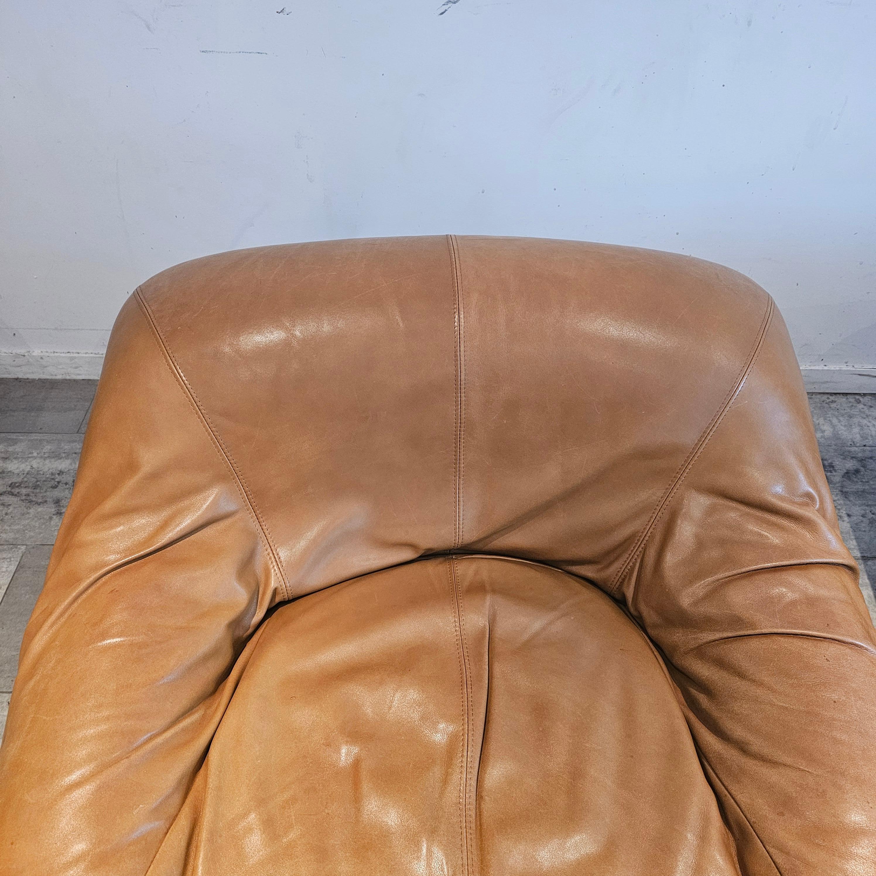 Leather Bonanza two, one seat sofa's by Afra & Tobia Scarpa, for C&B, Italy, 1970's For Sale
