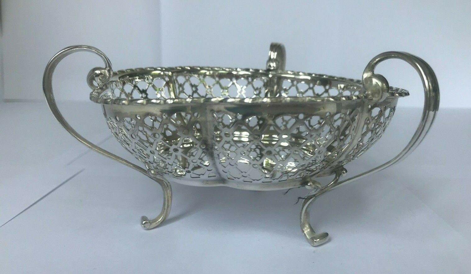 Women's Bonbon Dish in Sterling Silver by Synyer & Beddoes, 1910 For Sale