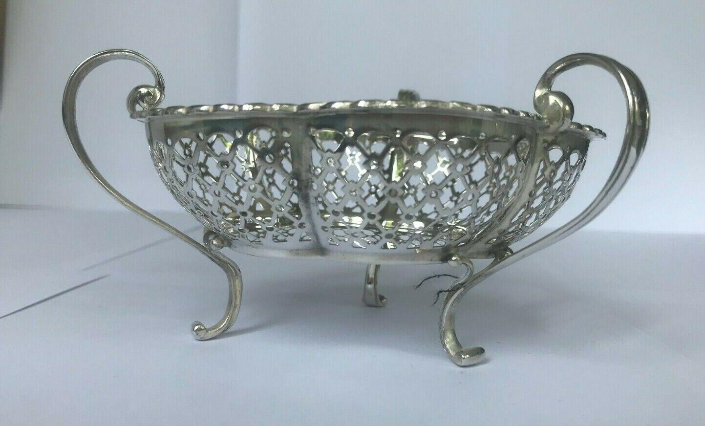 Bonbon Dish in Sterling Silver by Synyer & Beddoes, 1910 For Sale 1
