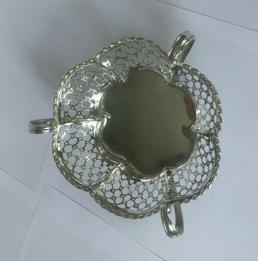 Bonbon Dish in Sterling Silver by Synyer & Beddoes, 1910 For Sale 2
