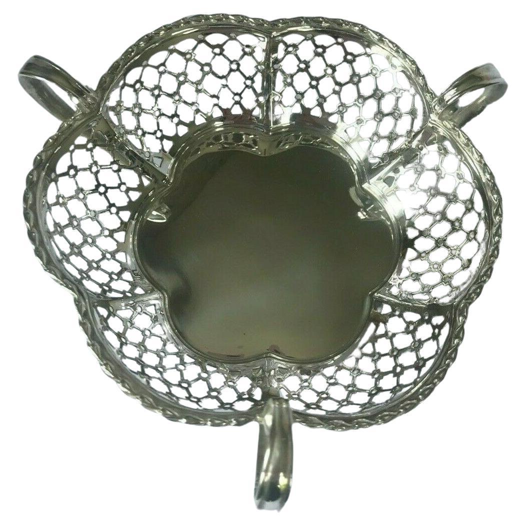 Bonbon Dish in Sterling Silver by Synyer & Beddoes, 1910 For Sale