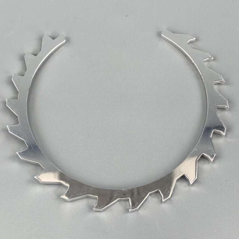 BOND HARDWARE Silver Tone Aluminum Metal Buzzsaw Choker Necklace Small
