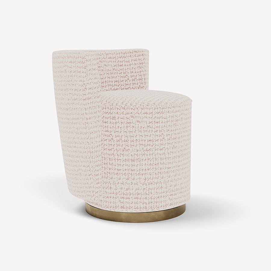 This Bond Street stool by Yabu Pushelberg is upholstered in Rue Cambon jacquard tweed, made of chenille & velour. Rue Cambon comes in 3 colorways from Italy with a composition of 43% Viscose, 29% Polyester, 15% Nylon, 13% Cotton, a weight of 680g/m