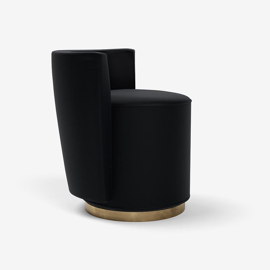 This Bond Street Stool by Yabu Pushelberg is upholstered in Ameila Street premium aniline leather. Ameila Street comes in 7 colorways from Scandinavia, with a weight of 1.5-1.7mm.

The Bond Street stool by Yabu Pushelberg swivels on an antique
