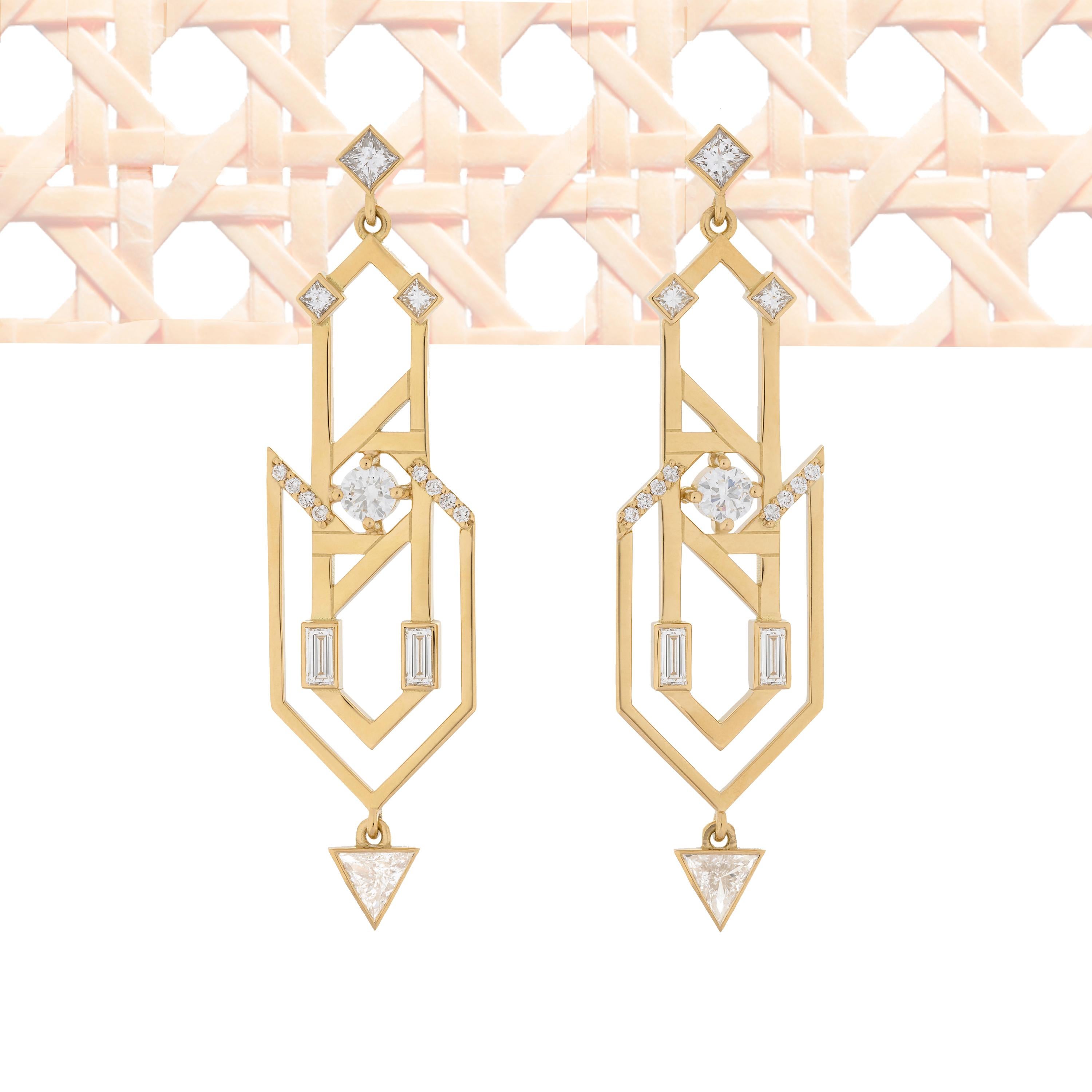 Contemporain Boucles d'oreilles en or jaune 18 carats avec diamants en vente