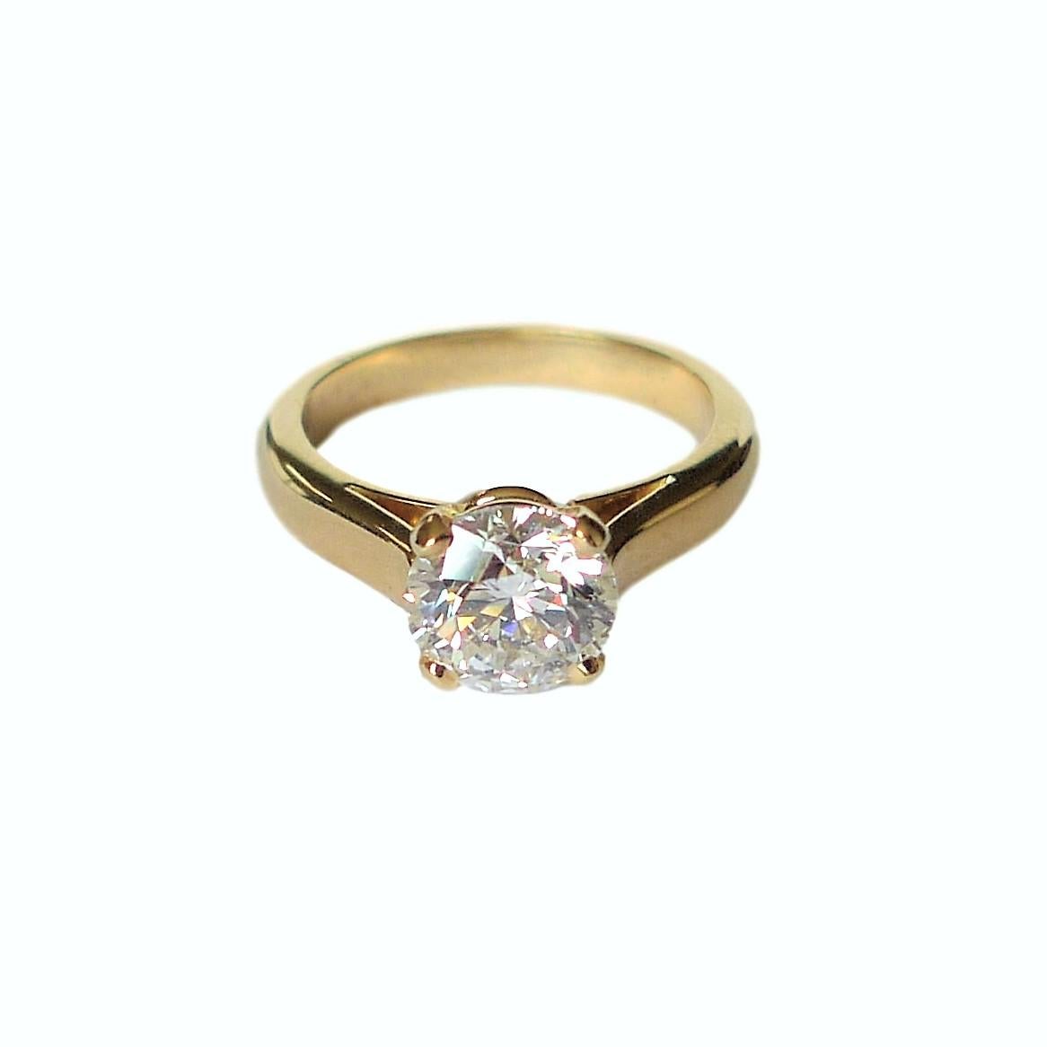 We create your Diamond Solitaire Ring and make it a great experience. We select with you your Diamond. We specialize in diamonds with a high transparency and exceptional whiteness. We create your unique piece to last for generations
Example: Vintage