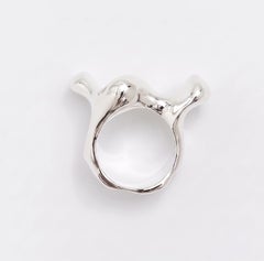 Bone 04 Ring in Sterling Silver 925 by KARNEEVAL